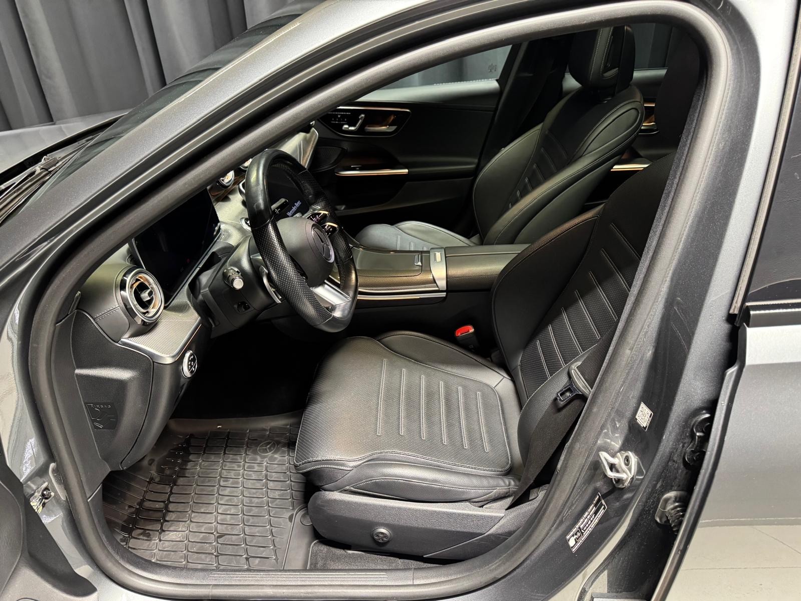 MERCEDES-BENZ C 300 T 4Matic AMG Line(71)(M)-image-6