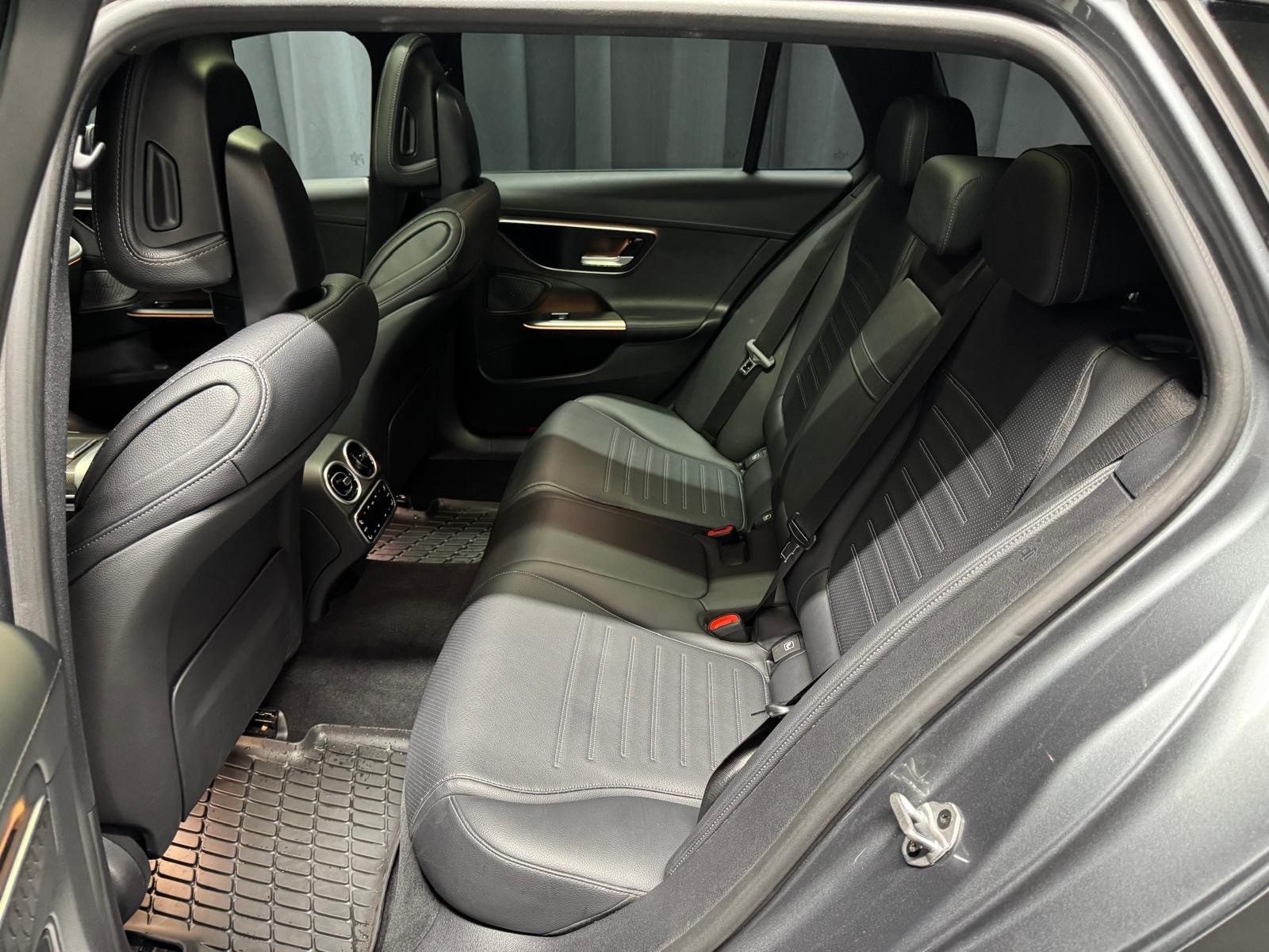 MERCEDES-BENZ C 300 T 4Matic AMG Line(71)(M)-image-7