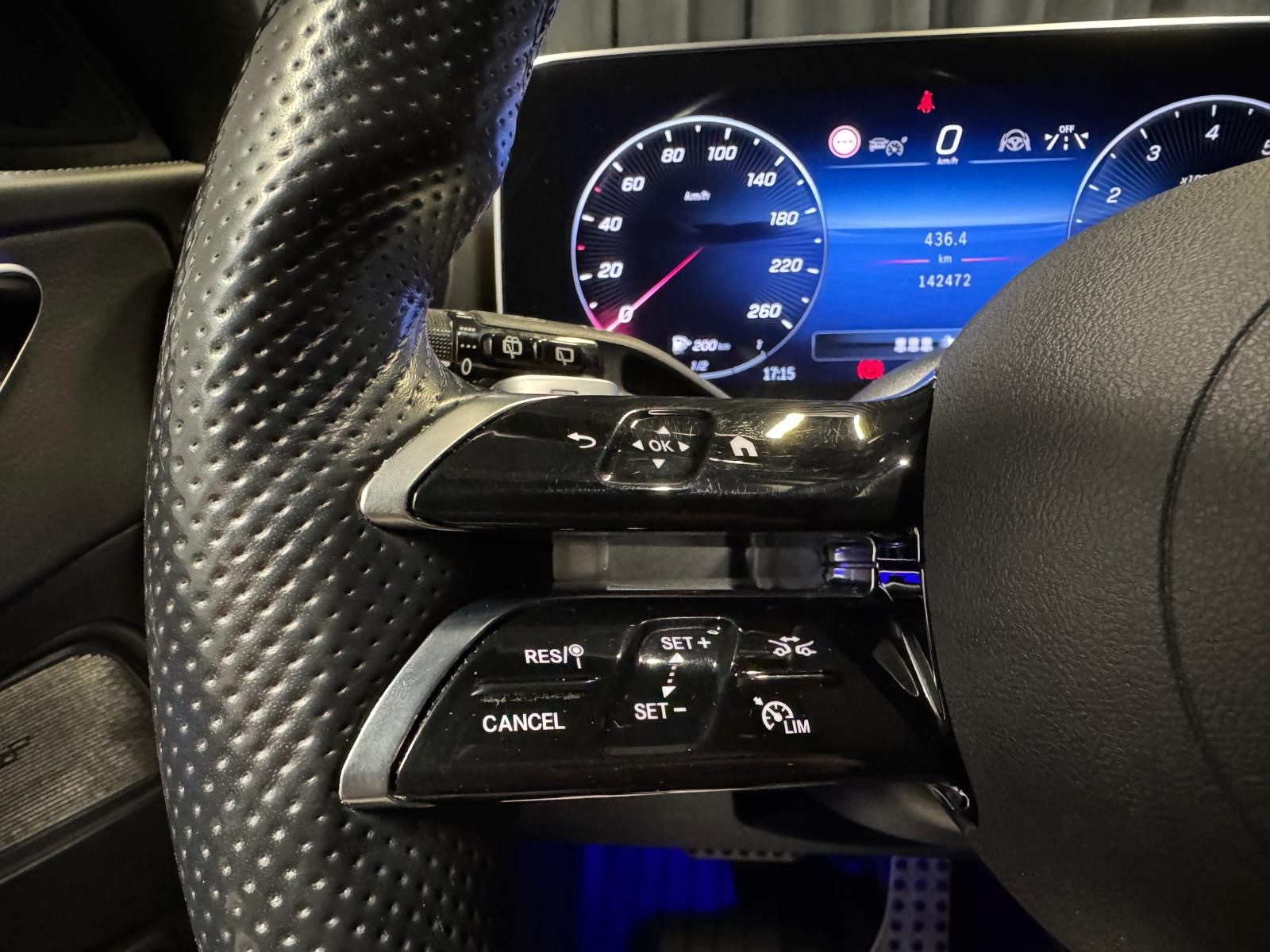 MERCEDES-BENZ C 300 T 4Matic AMG Line(71)(M)-image-14
