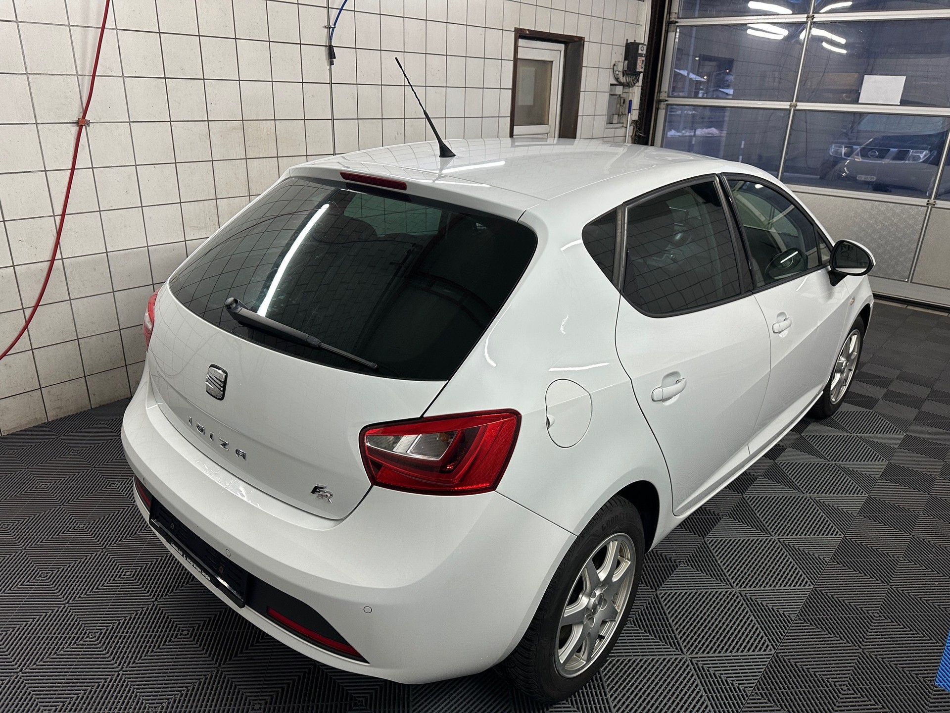 SEAT Ibiza 1.2 TSI FR Stopp-Start-image-6