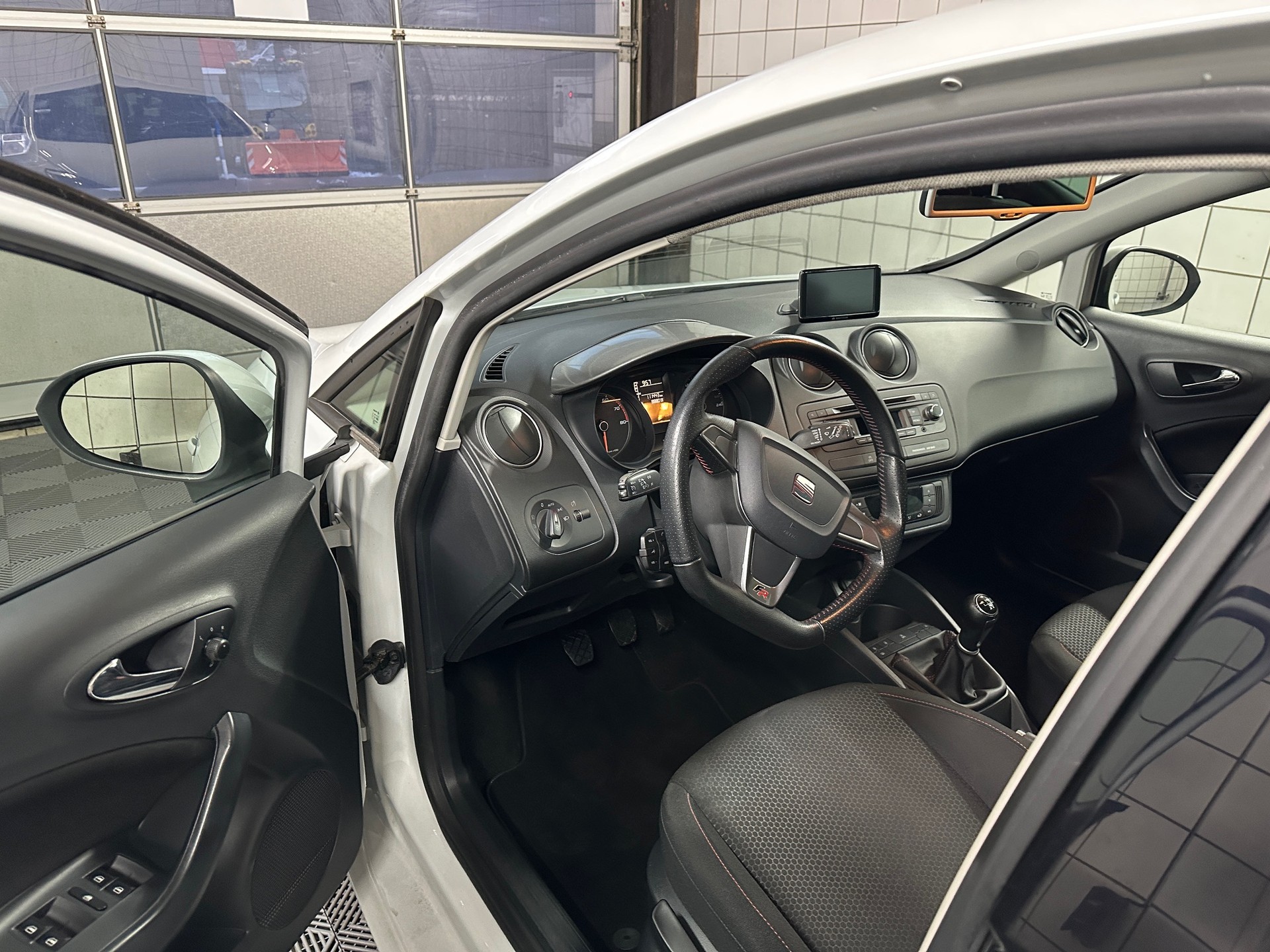 SEAT Ibiza 1.2 TSI FR Stopp-Start-image-7