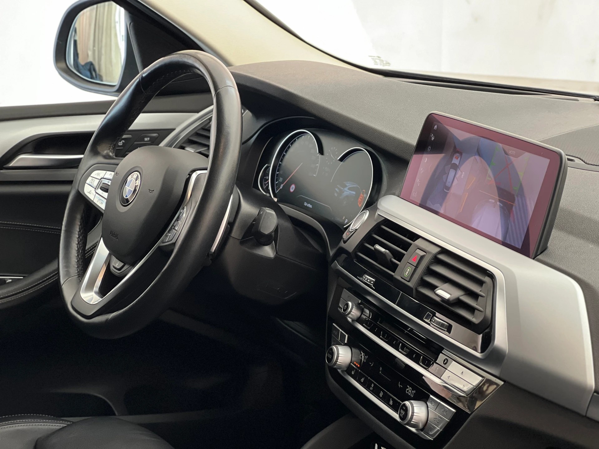 BMW X4 20i xDrive-image-13
