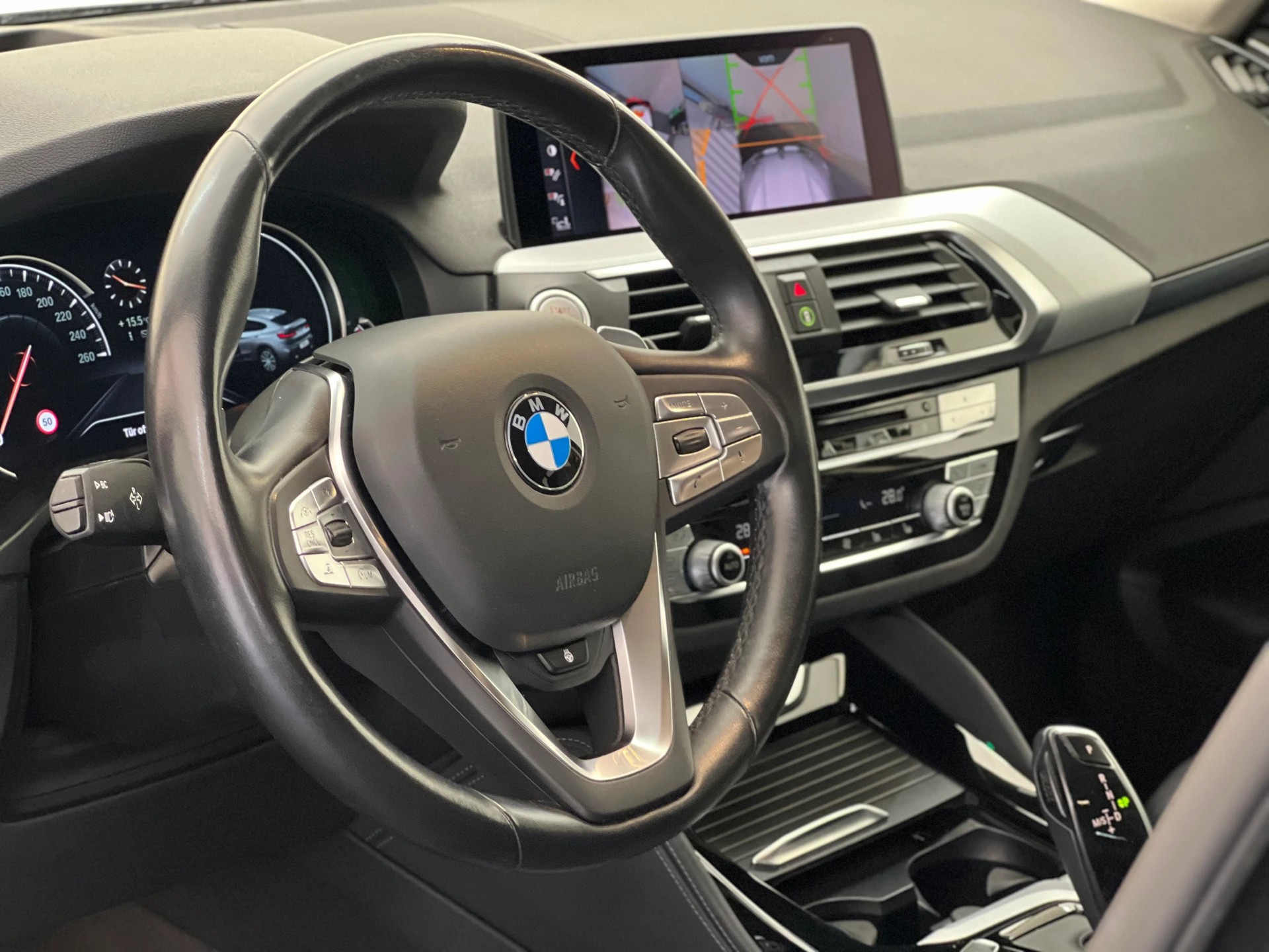 BMW X4 20i xDrive-image-10