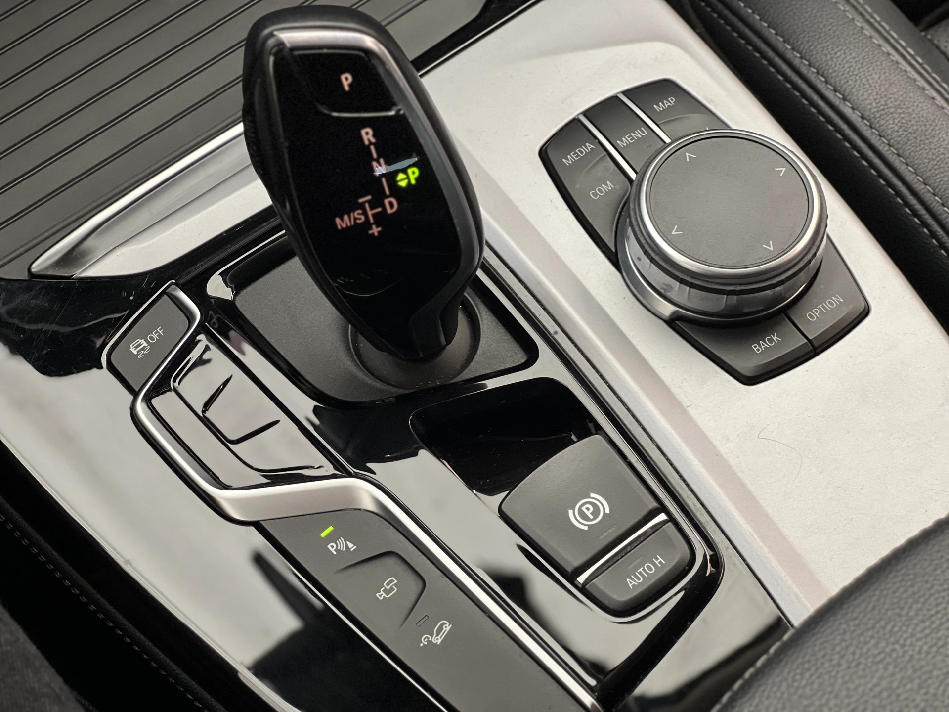 BMW X4 20i xDrive-image-16