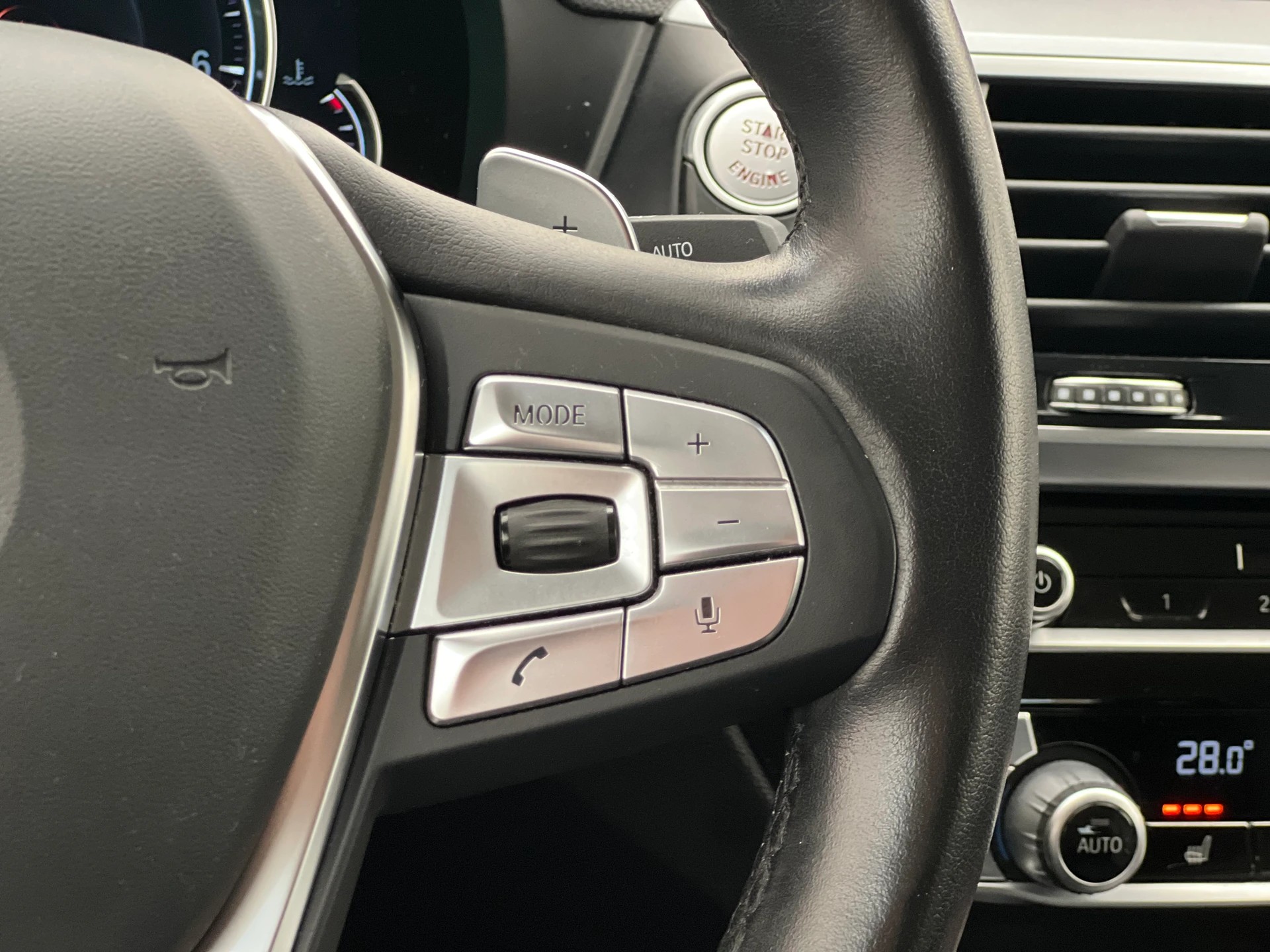 BMW X4 20i xDrive-image-18