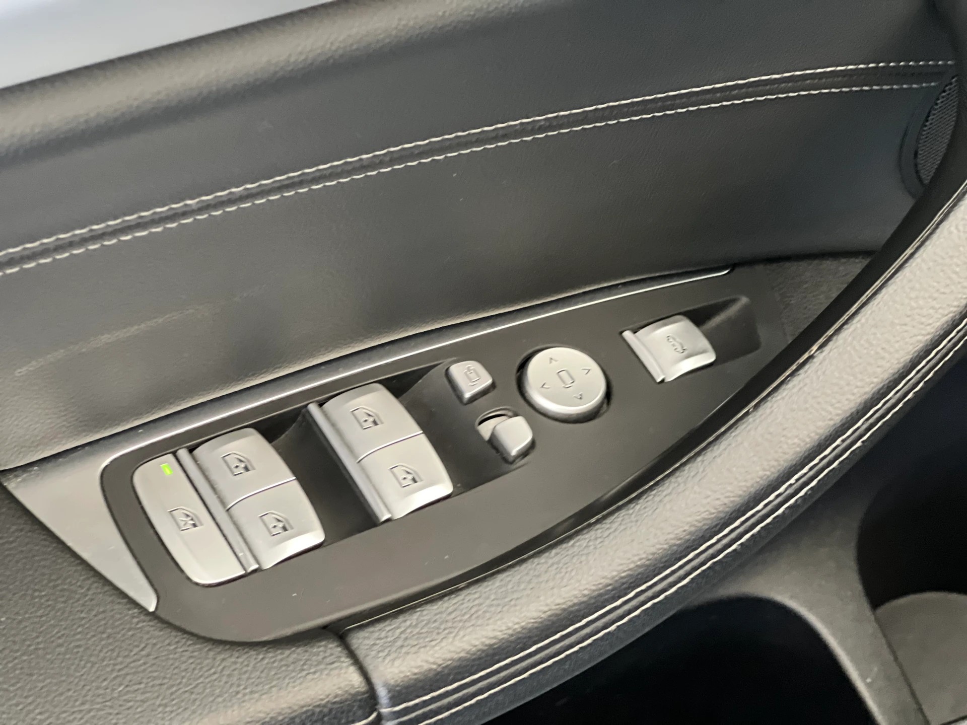 BMW X4 20i xDrive-image-21