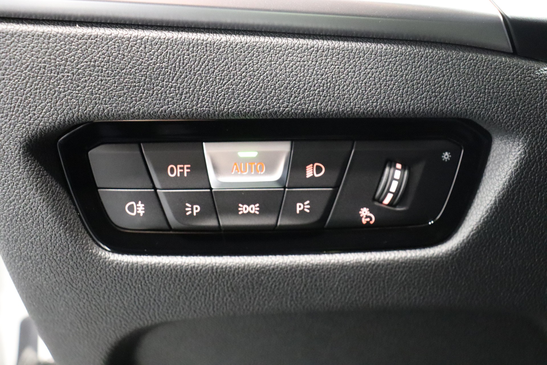 BMW 320d xDrive SAG Touring-image-21