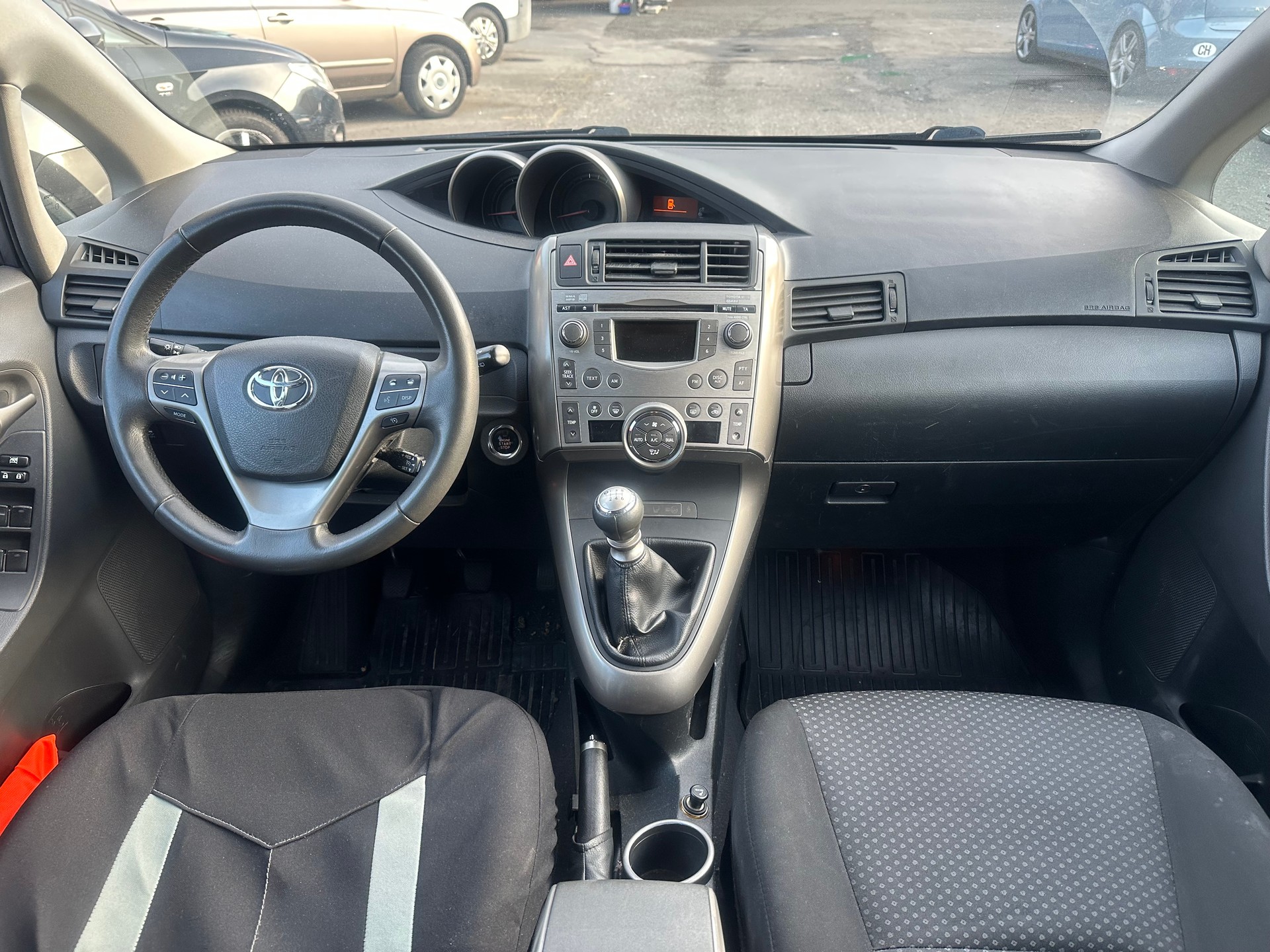 TOYOTA Verso 2.2 D-CAT Linea Sol Premium-image-10