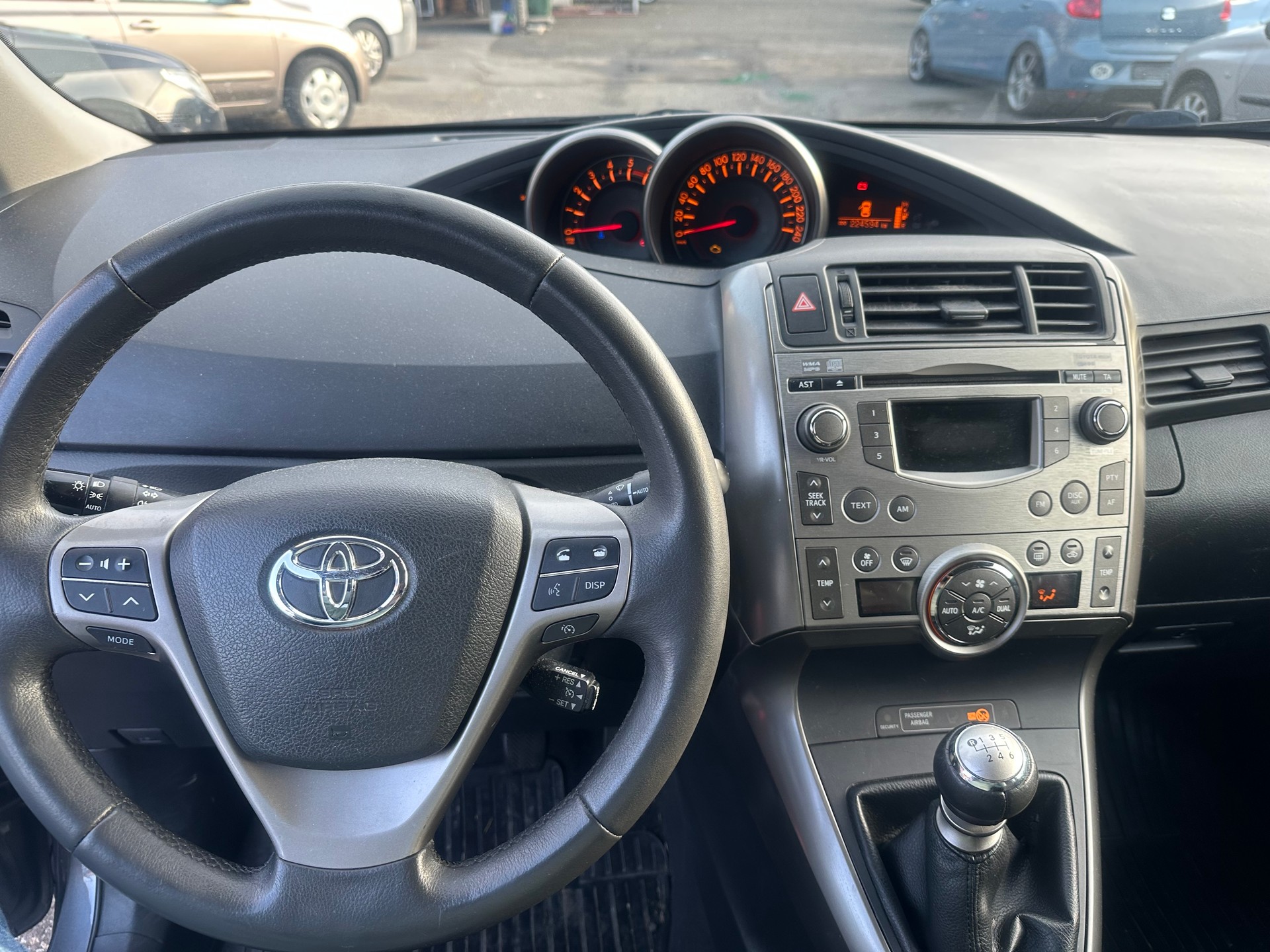 TOYOTA Verso 2.2 D-CAT Linea Sol Premium-image-9
