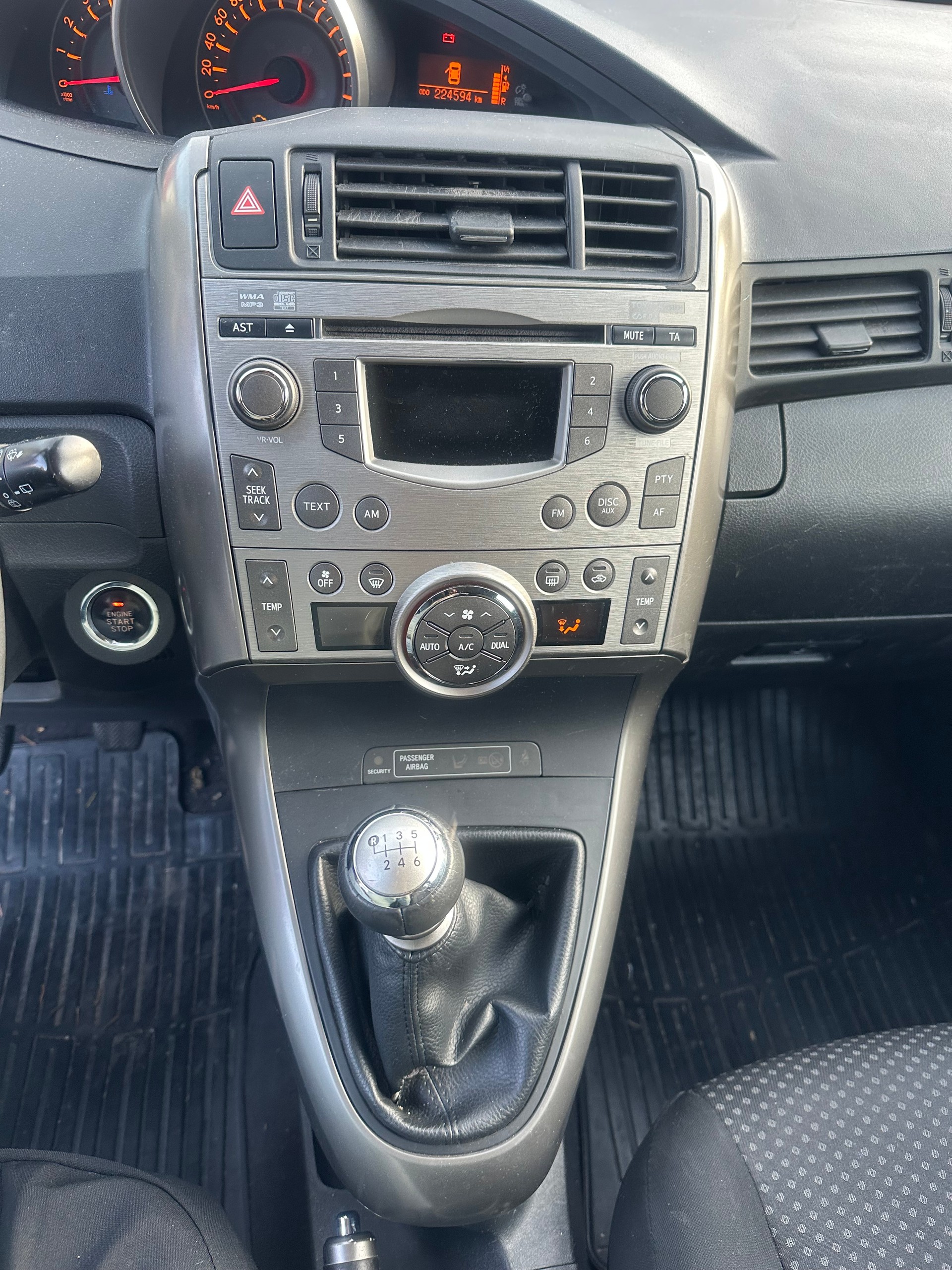 TOYOTA Verso 2.2 D-CAT Linea Sol Premium-image-11