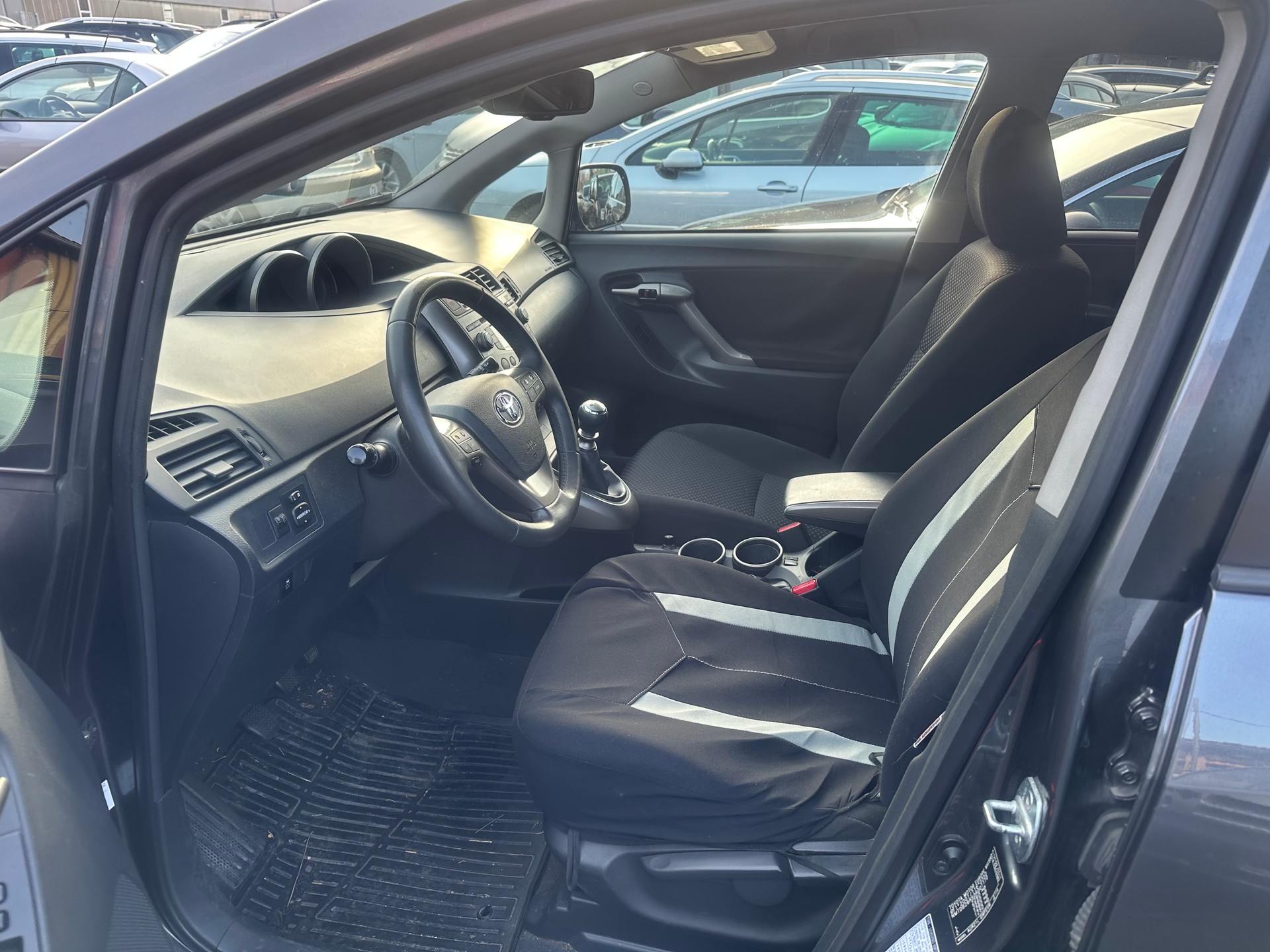 TOYOTA Verso 2.2 D-CAT Linea Sol Premium-image-12