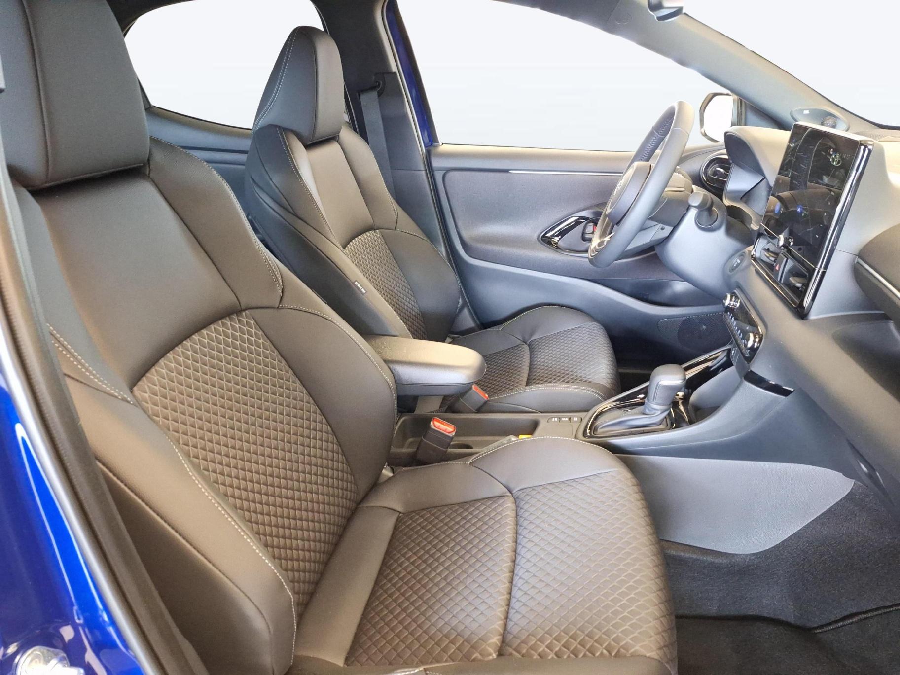 TOYOTA Yaris 1.5 VVT-i HSD Premium-image-8