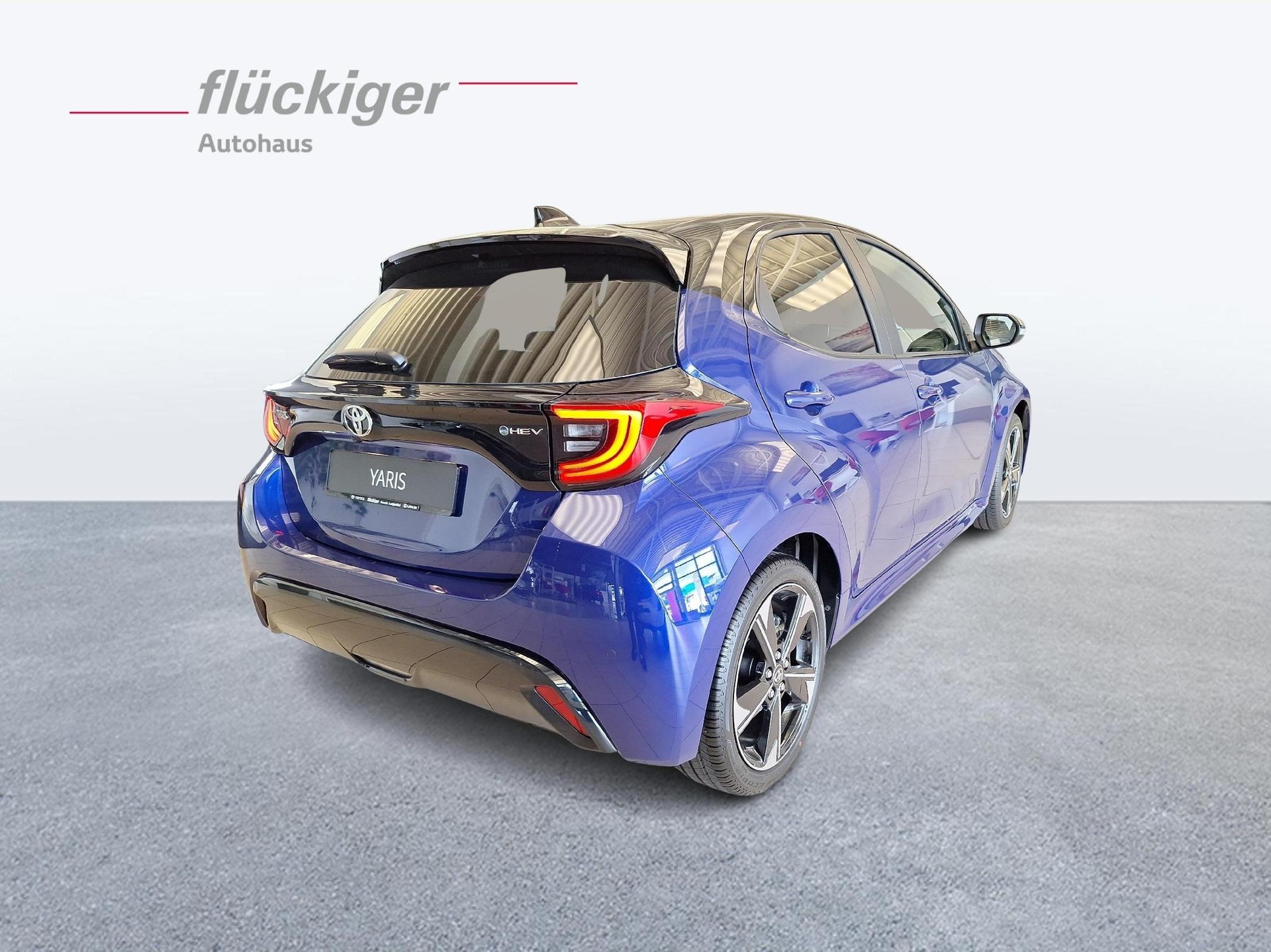 TOYOTA Yaris 1.5 VVT-i HSD Premium-image-4