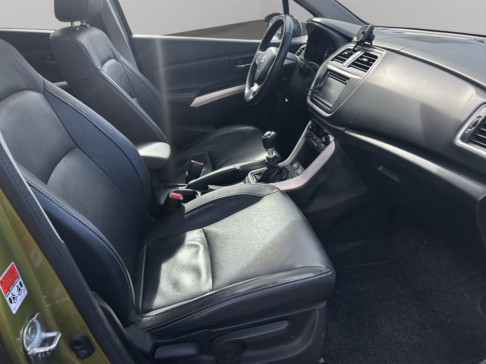 SUZUKI SX4 S-Cross 1.6 TD Compact+ 4WD-image-17