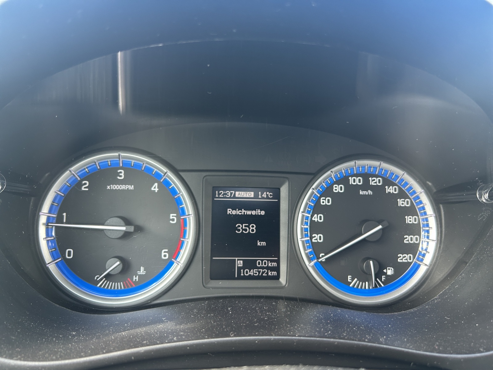 SUZUKI SX4 S-Cross 1.6 TD Compact+ 4WD-image-21