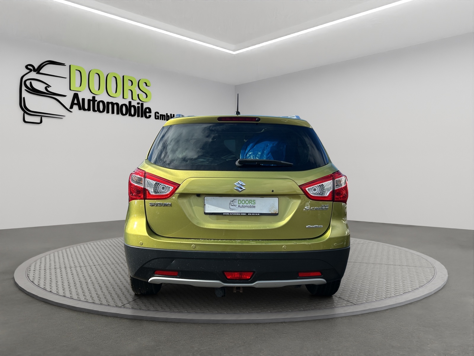 SUZUKI SX4 S-Cross 1.6 TD Compact+ 4WD-image-4