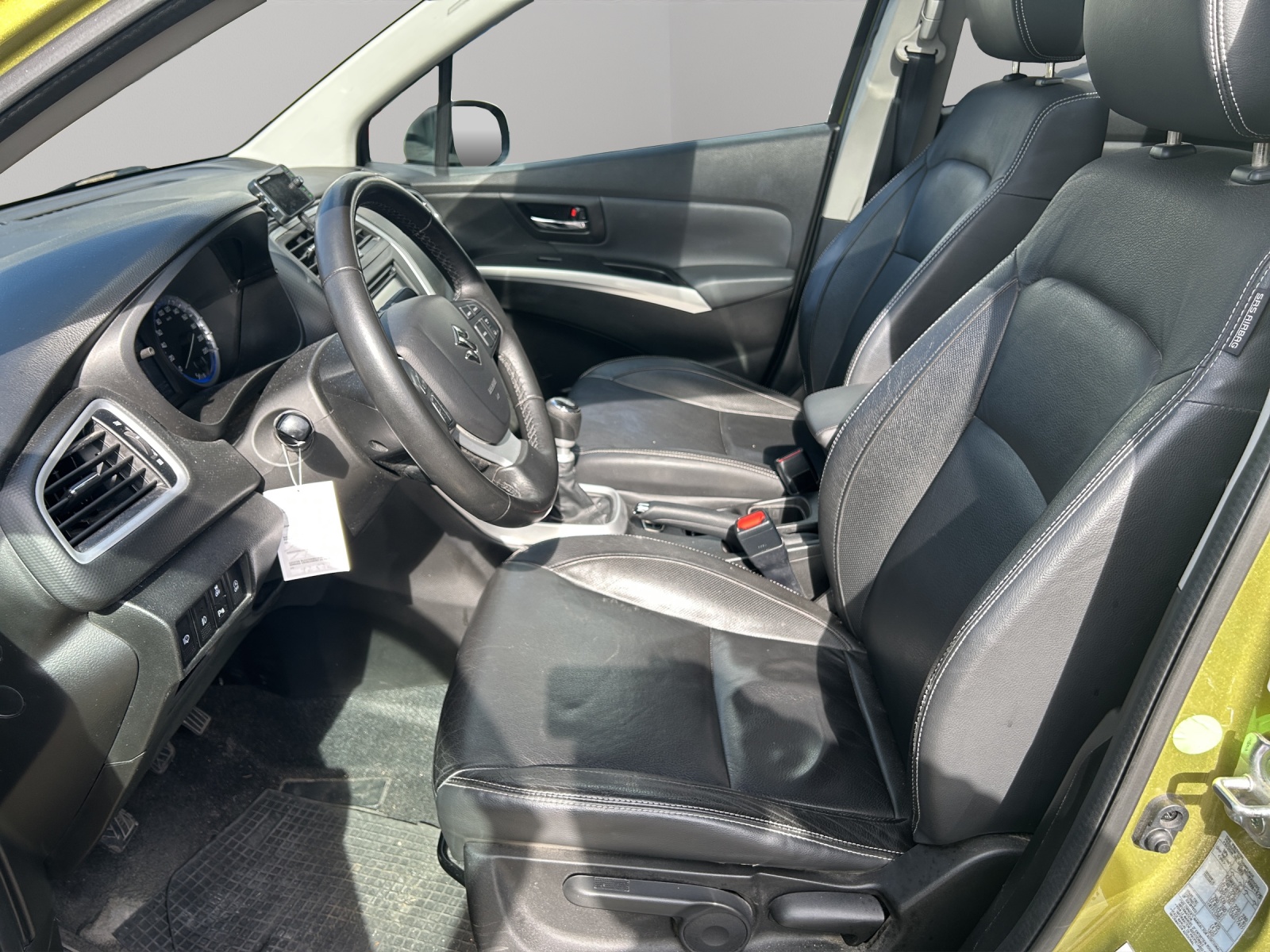 SUZUKI SX4 S-Cross 1.6 TD Compact+ 4WD-image-8