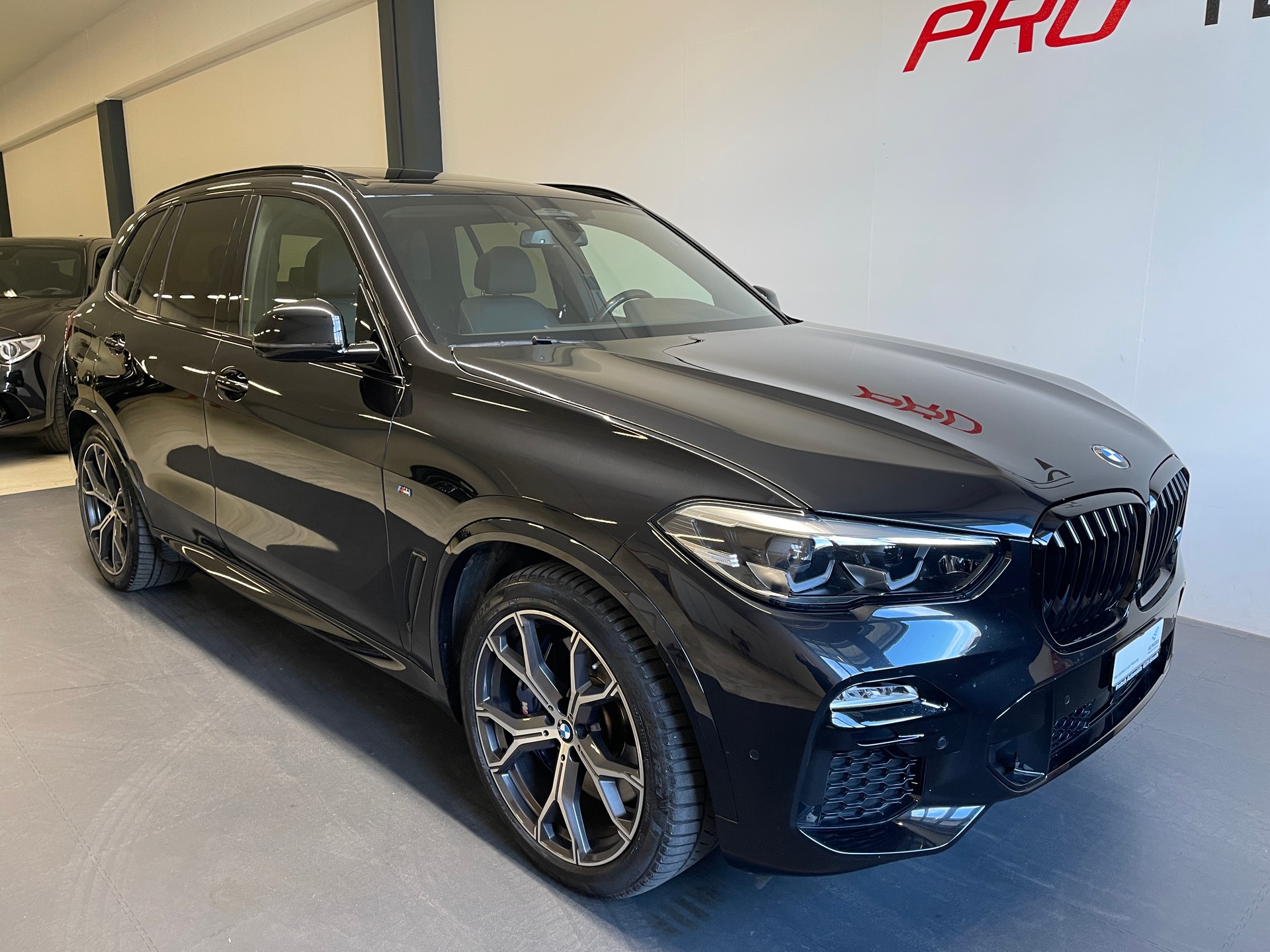 BMW X5 xDrive45e Steptronic-showroom-element-2