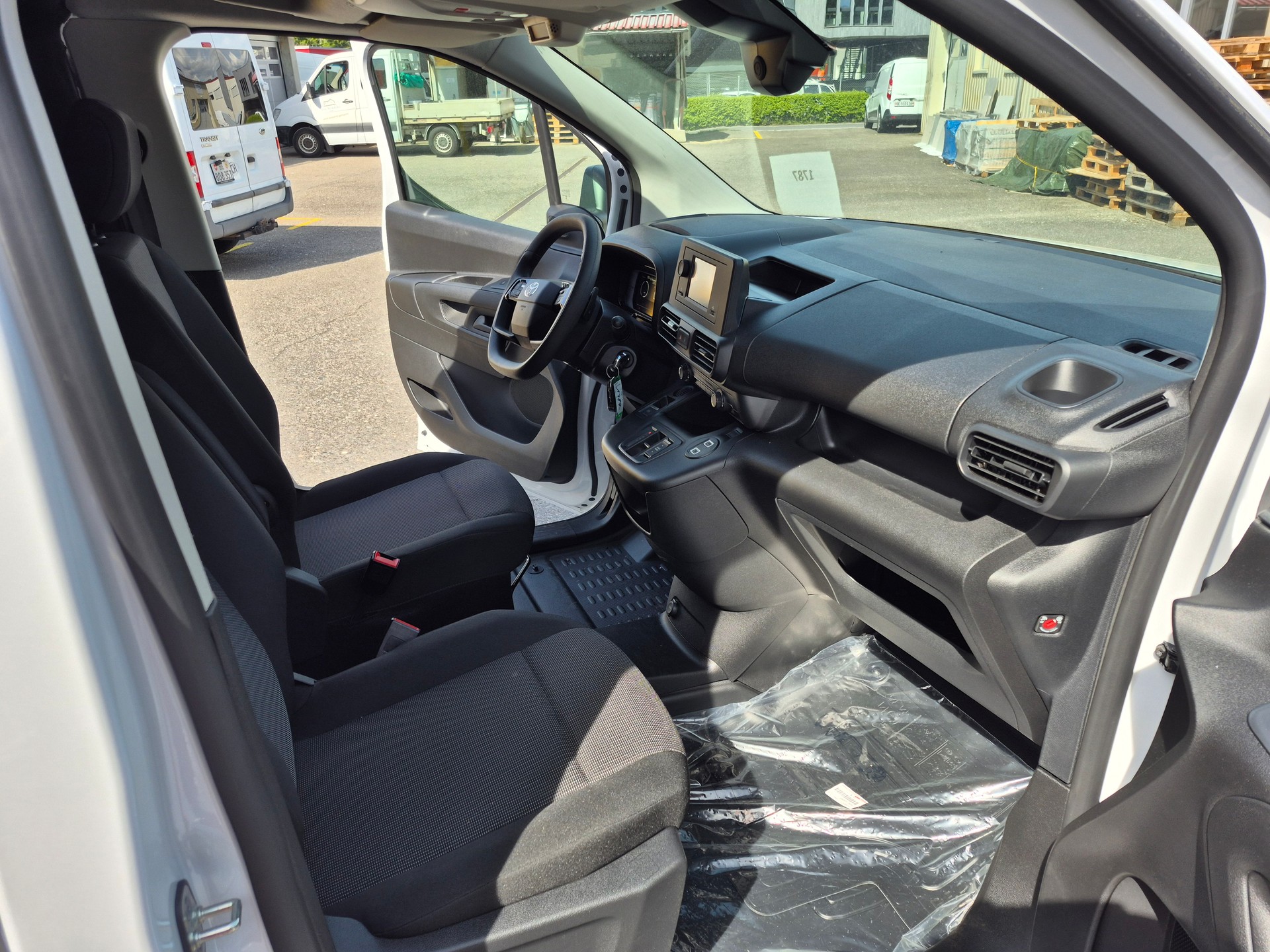 TOYOTA Proace City Van EV 50 kWh Active Medium-image-12