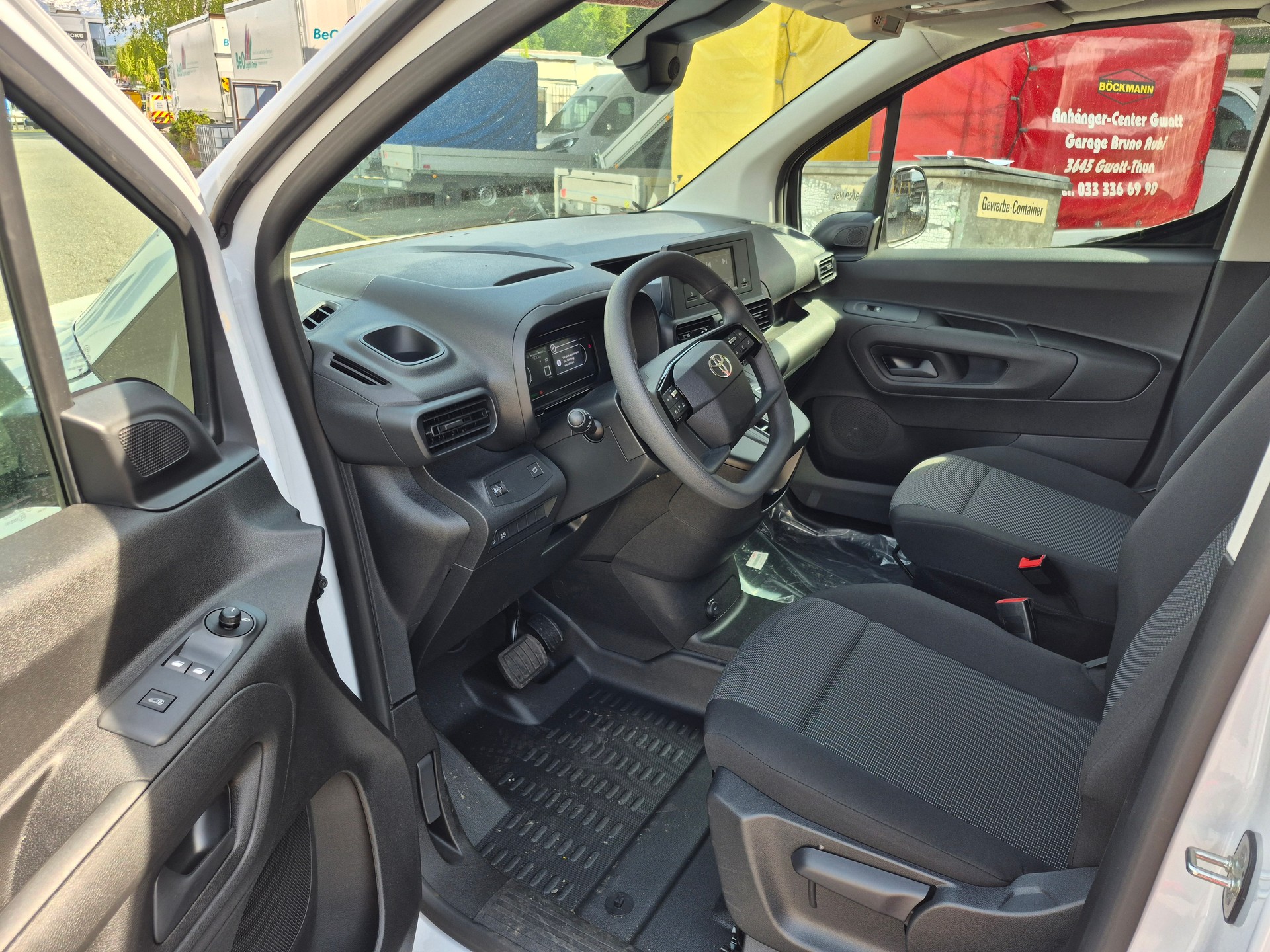 TOYOTA Proace City Van EV 50 kWh Active Medium-image-11