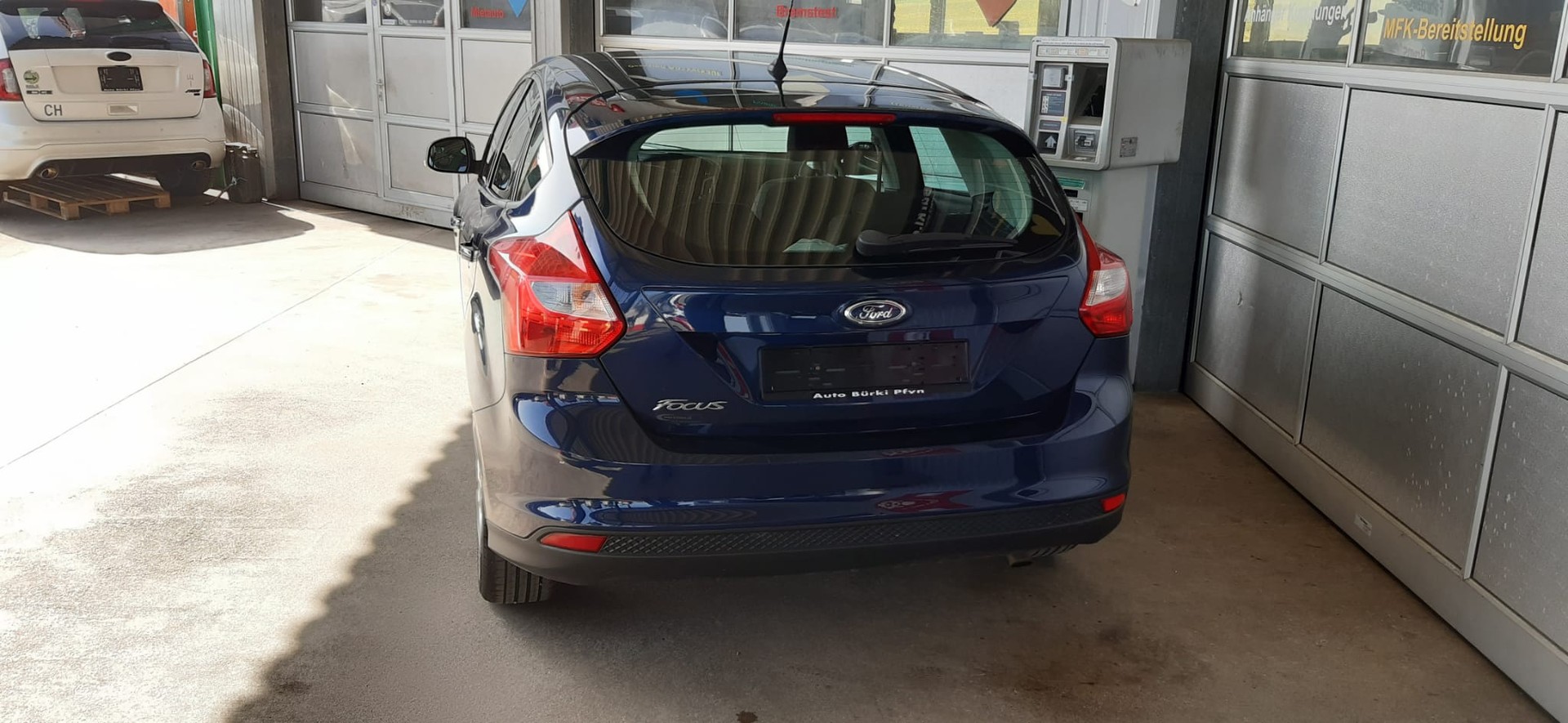 FORD Focus 1.6i VCT Ambiente-image-6