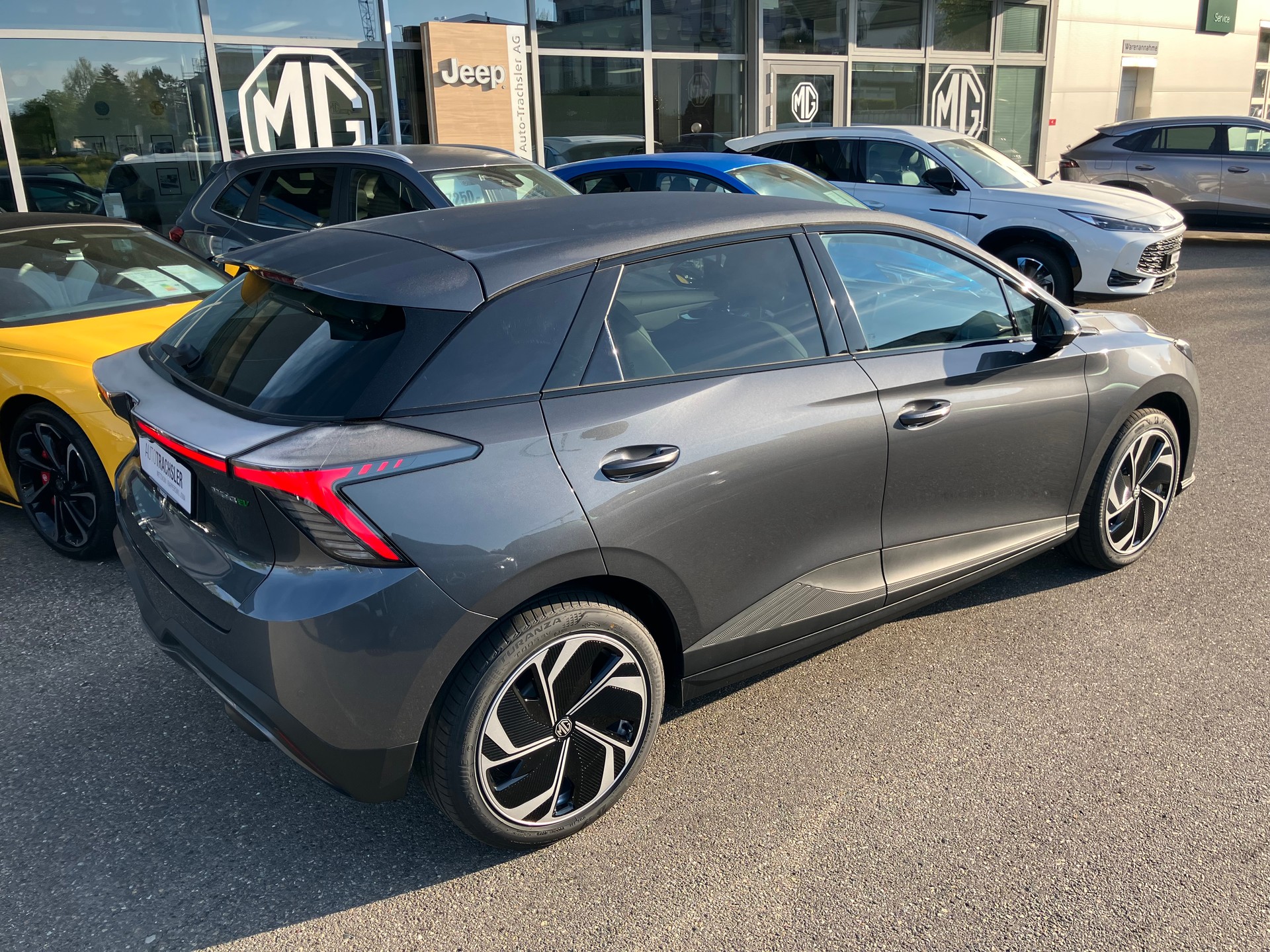 MG 4 EV 64kWh Premium Facelift-image-3