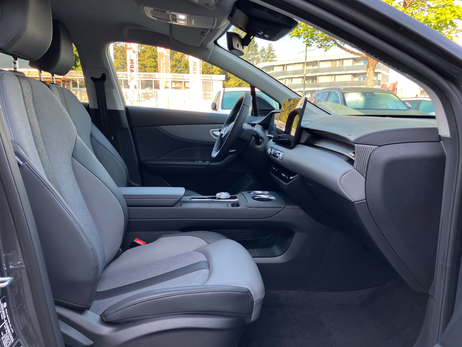 MG 4 EV 64kWh Premium Facelift-image-6