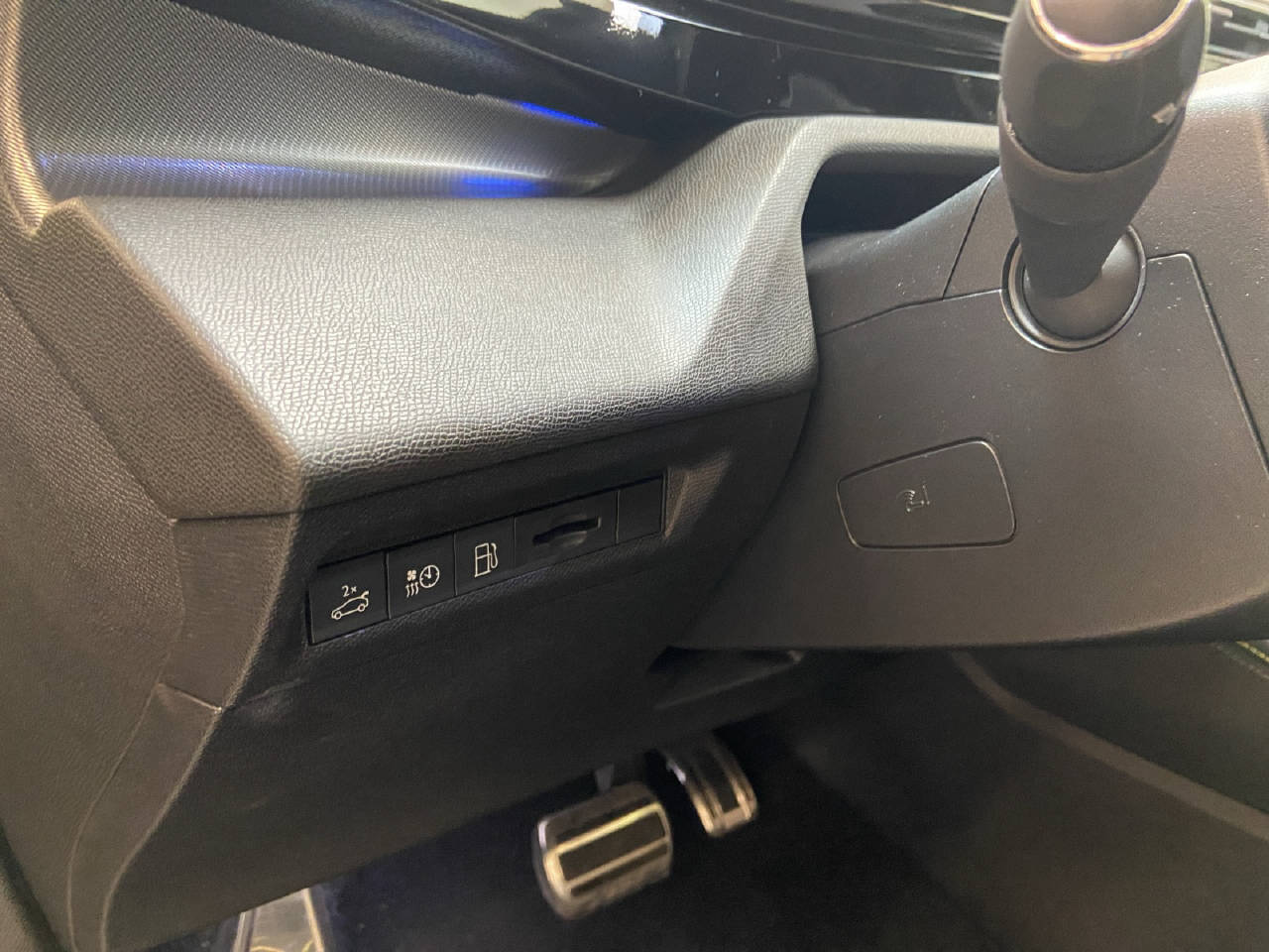 PEUGEOT 308 SW 1.6 PHEV 225 GT-image-13