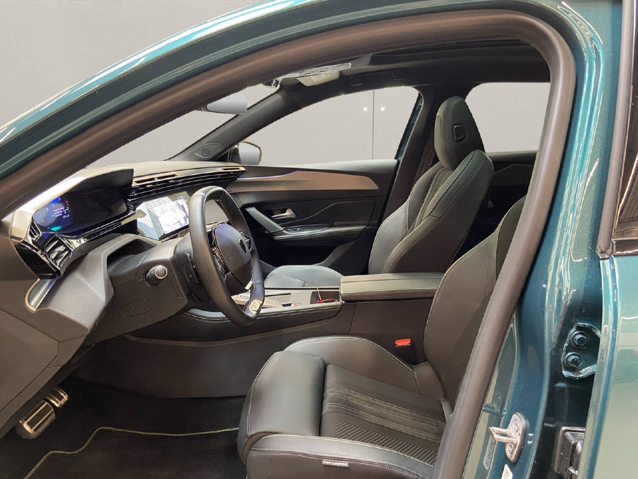 PEUGEOT 308 SW 1.6 PHEV 225 GT-image-4