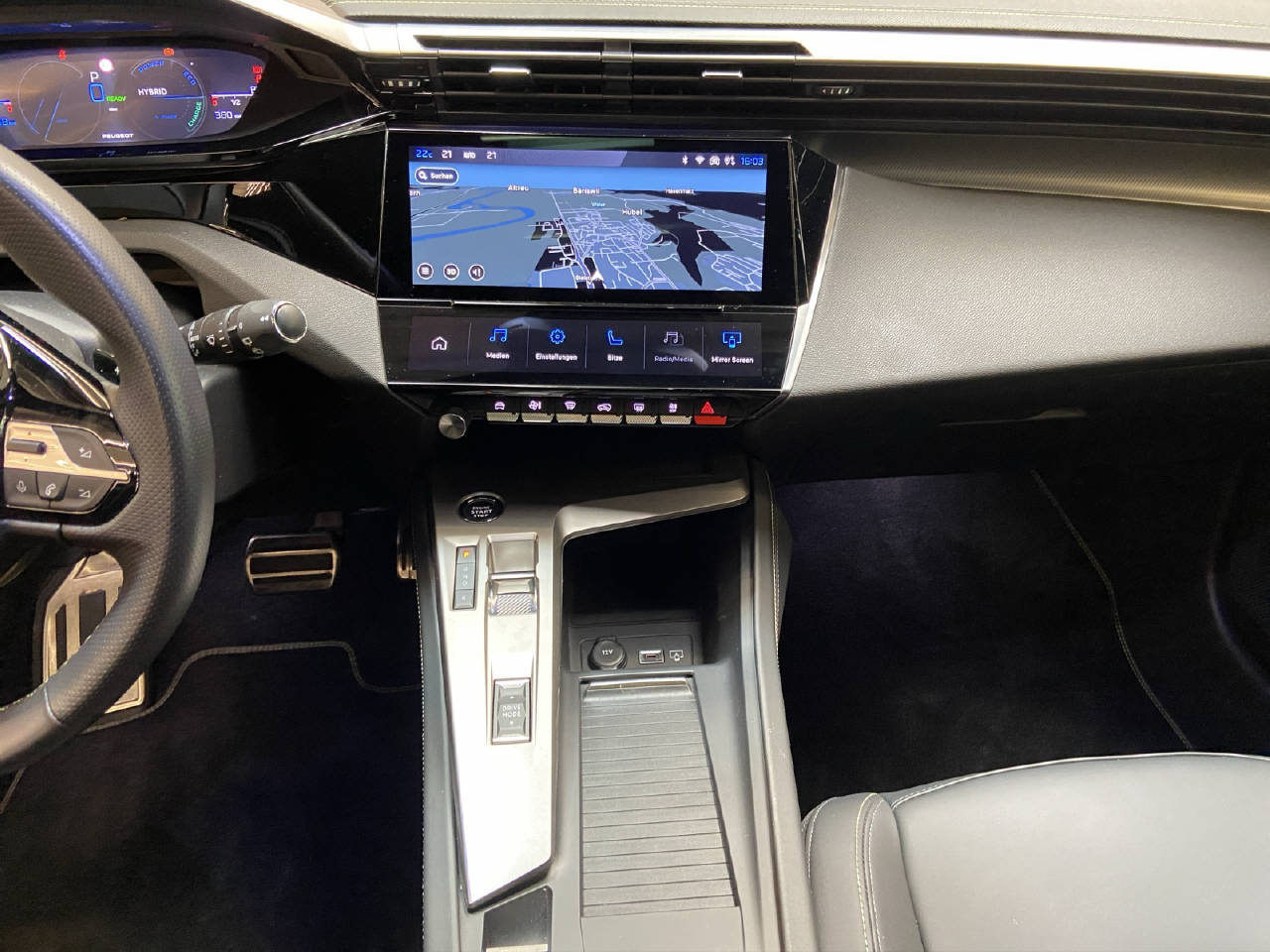 PEUGEOT 308 SW 1.6 PHEV 225 GT-image-6