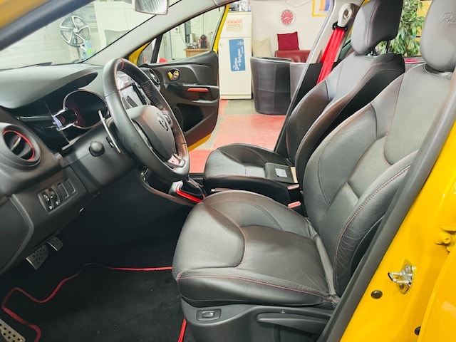 RENAULT Clio 1.6 T RS 200 EDC-image-10