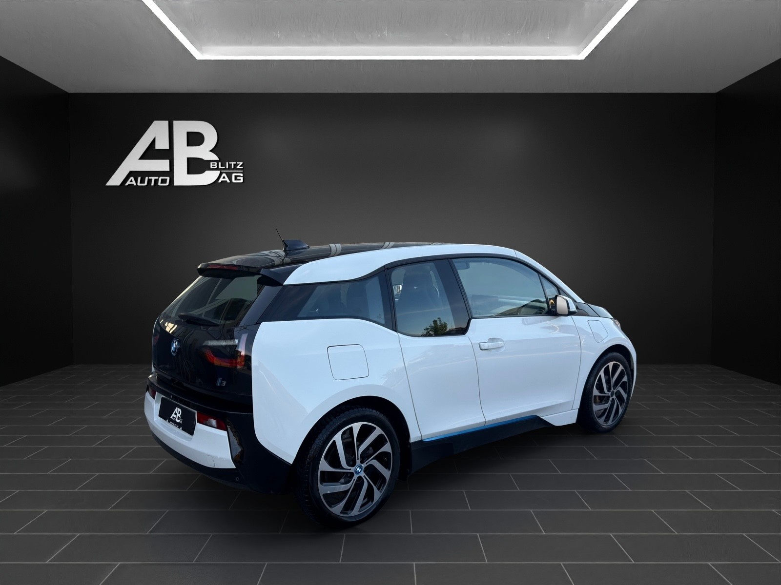 BMW i3 (60Ah) Range Extender mit 170 PS-image-4