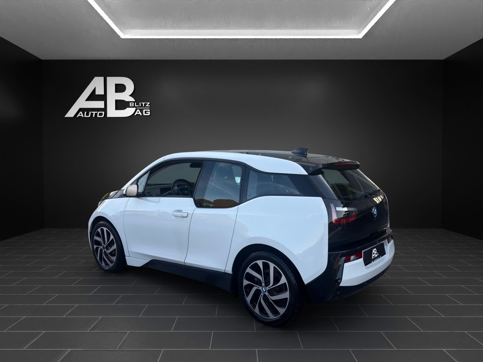 BMW i3 (60Ah) Range Extender mit 170 PS-image-2