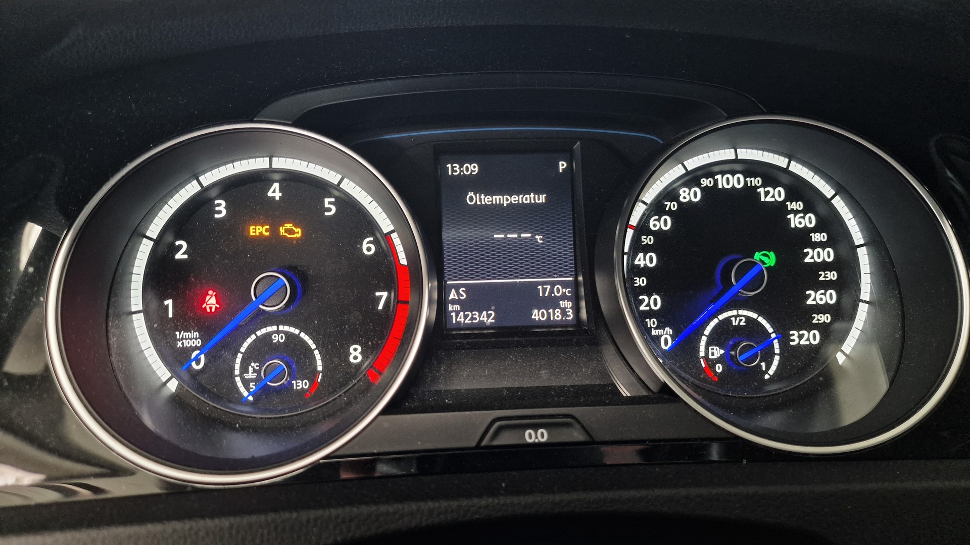 VW Golf 7 R Variant-image-6