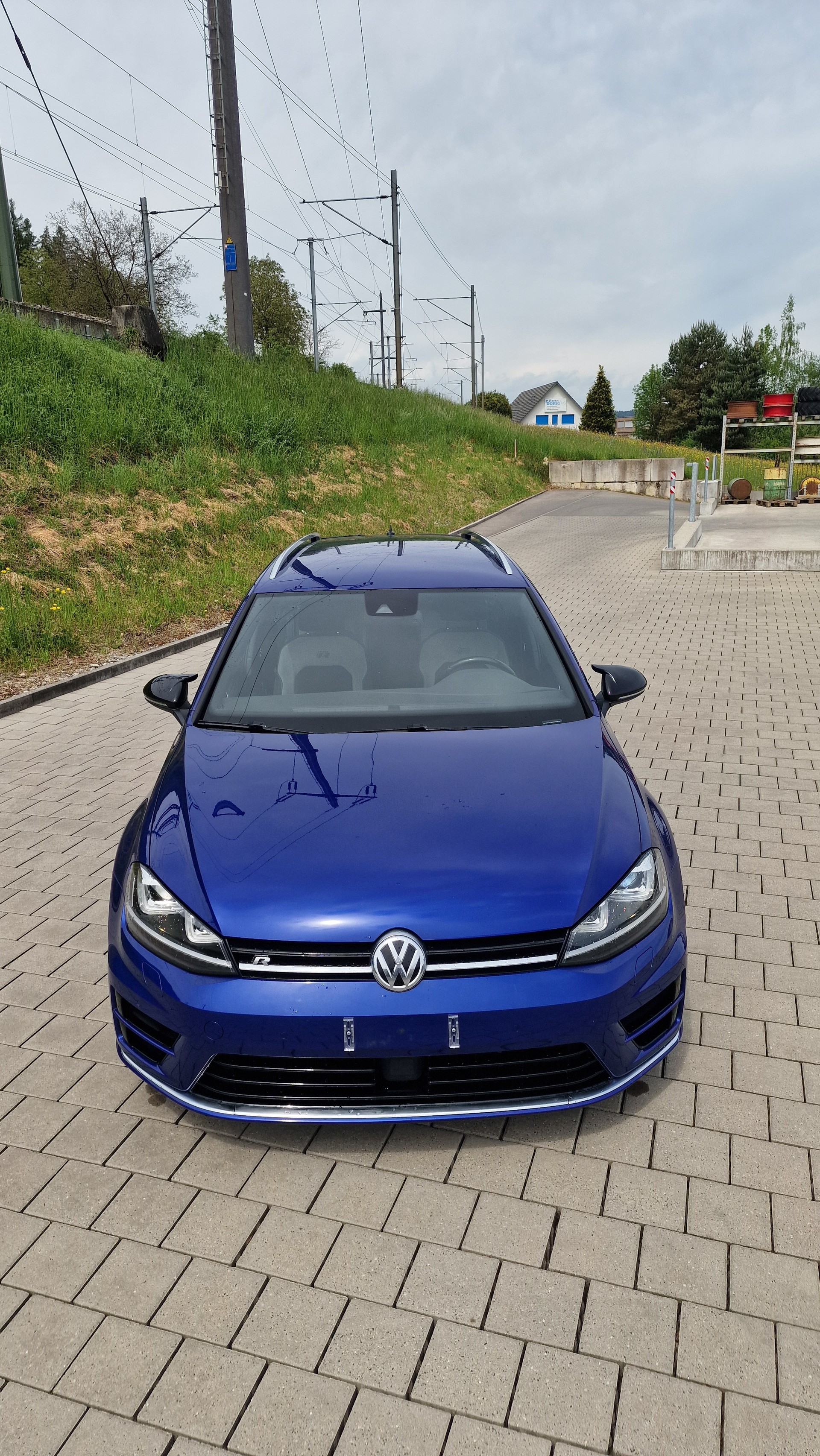 VW Golf 7 R Variant-image-4