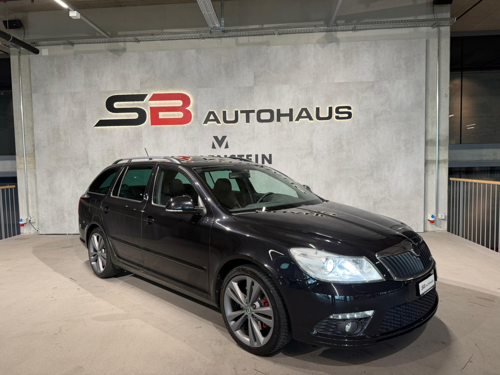 SKODA Octavia Combi 2.0 TSI RS DSG-image-5
