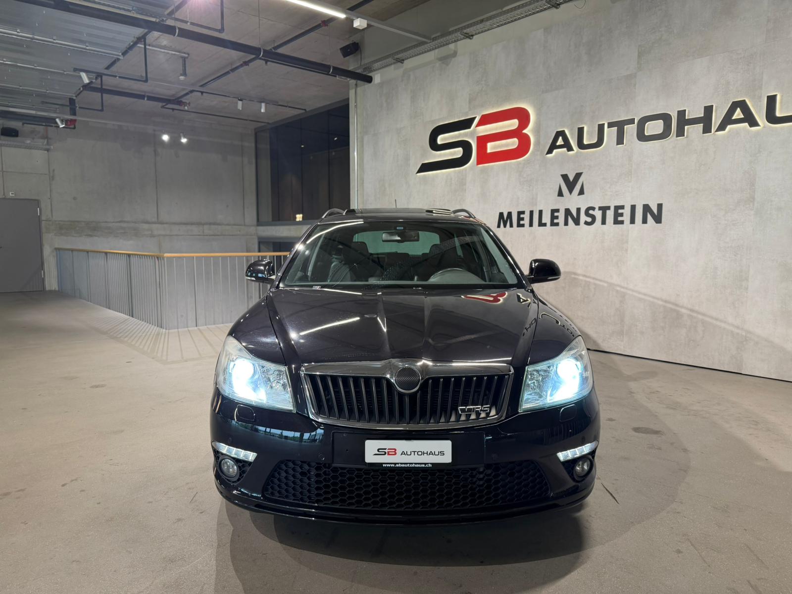 SKODA Octavia Combi 2.0 TSI RS DSG-image-1