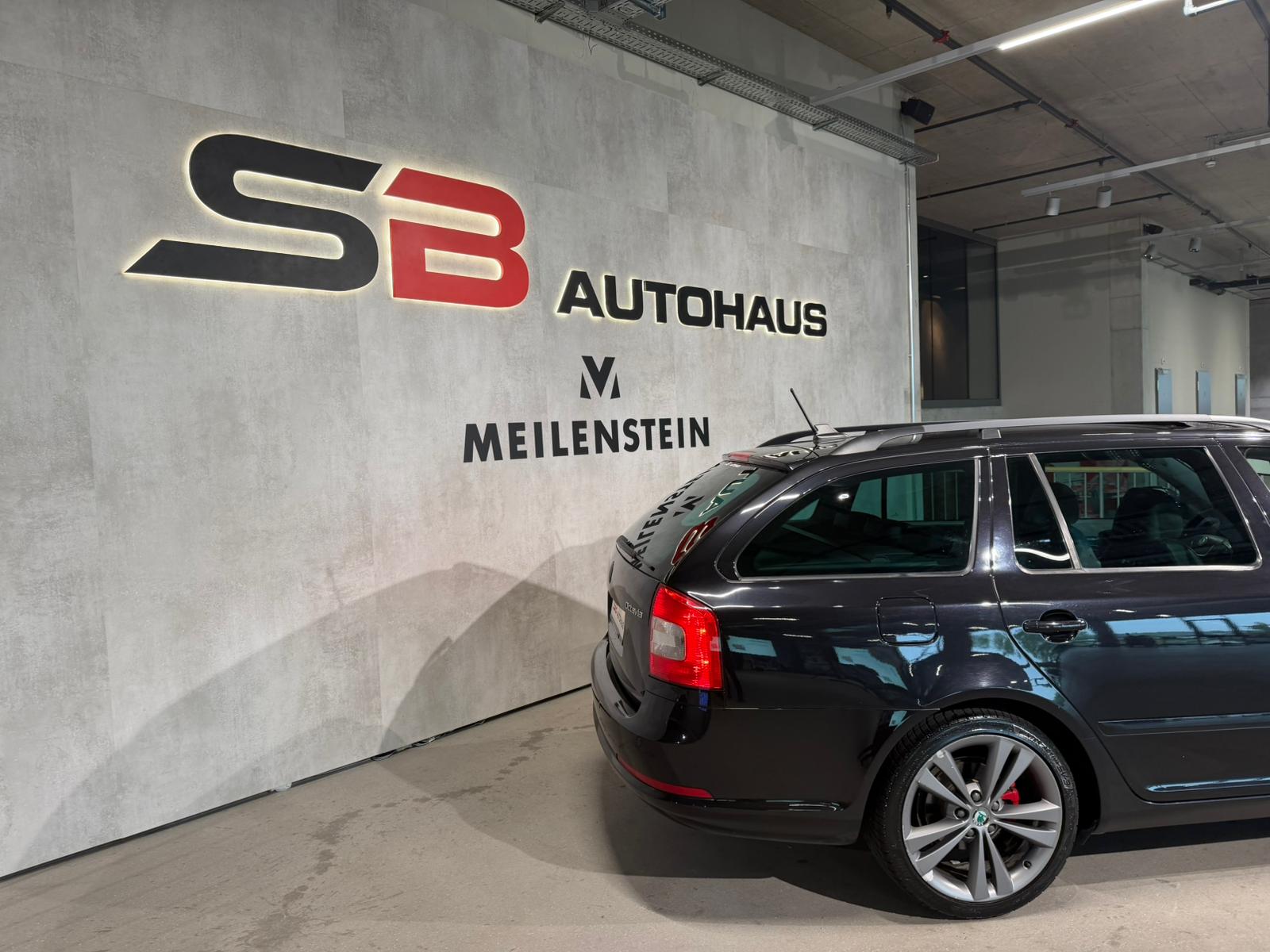 SKODA Octavia Combi 2.0 TSI RS DSG-image-7