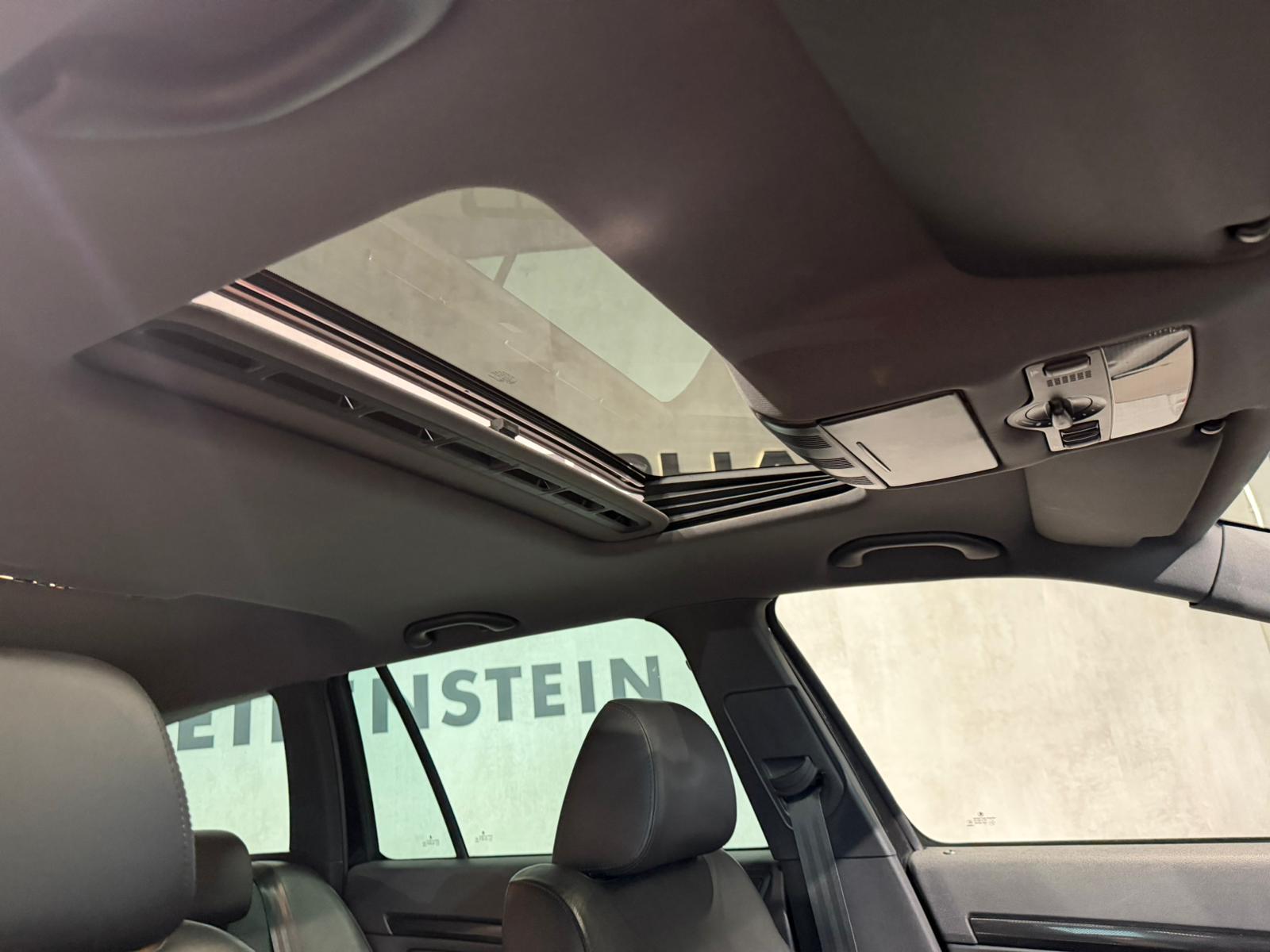 SKODA Octavia Combi 2.0 TSI RS DSG-image-17