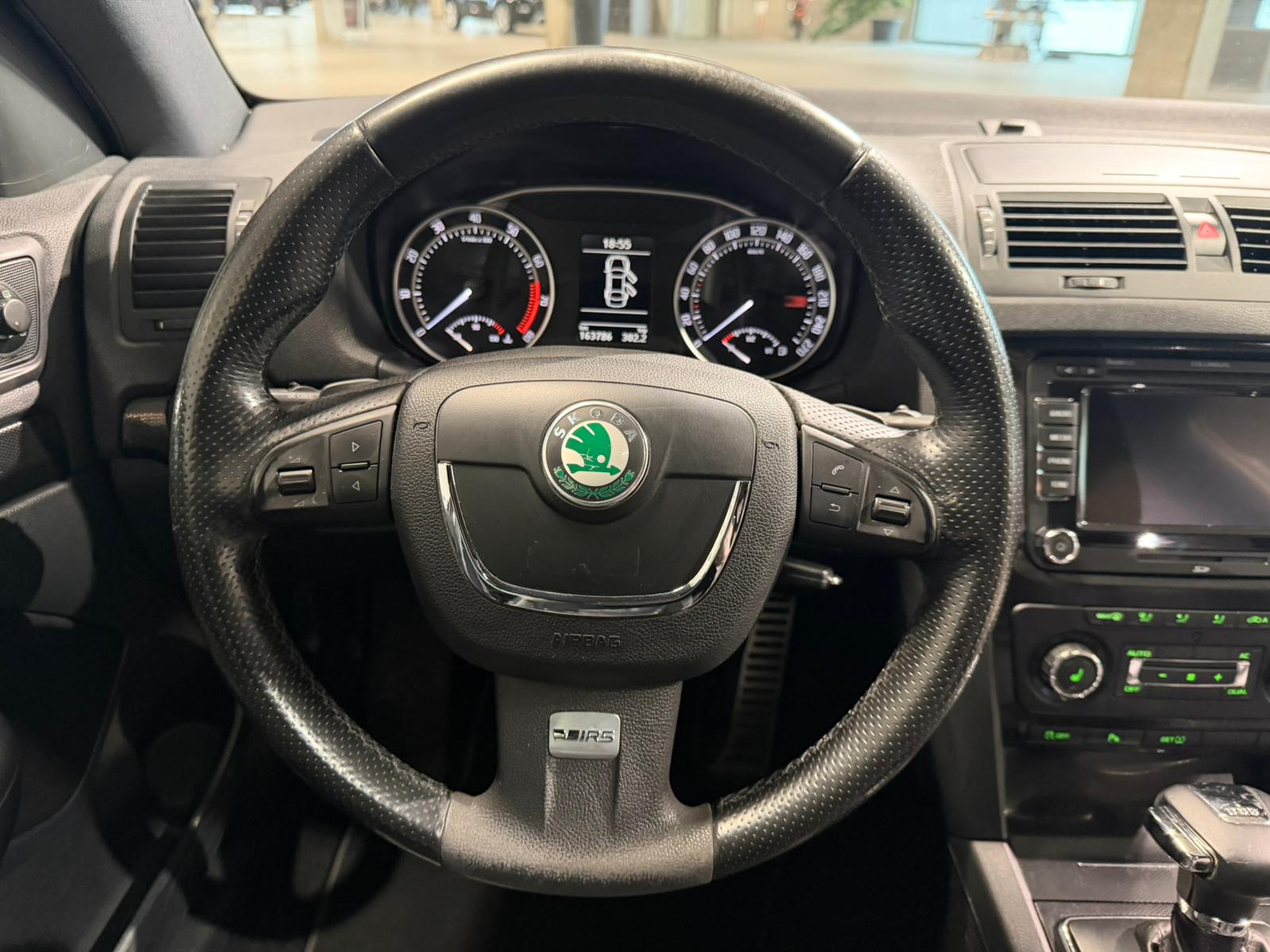 SKODA Octavia Combi 2.0 TSI RS DSG-image-22
