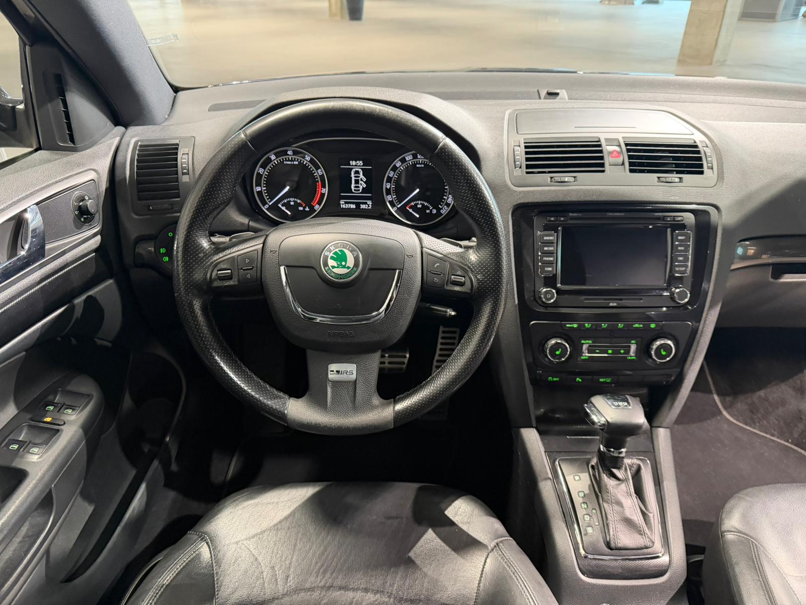 SKODA Octavia Combi 2.0 TSI RS DSG-image-18