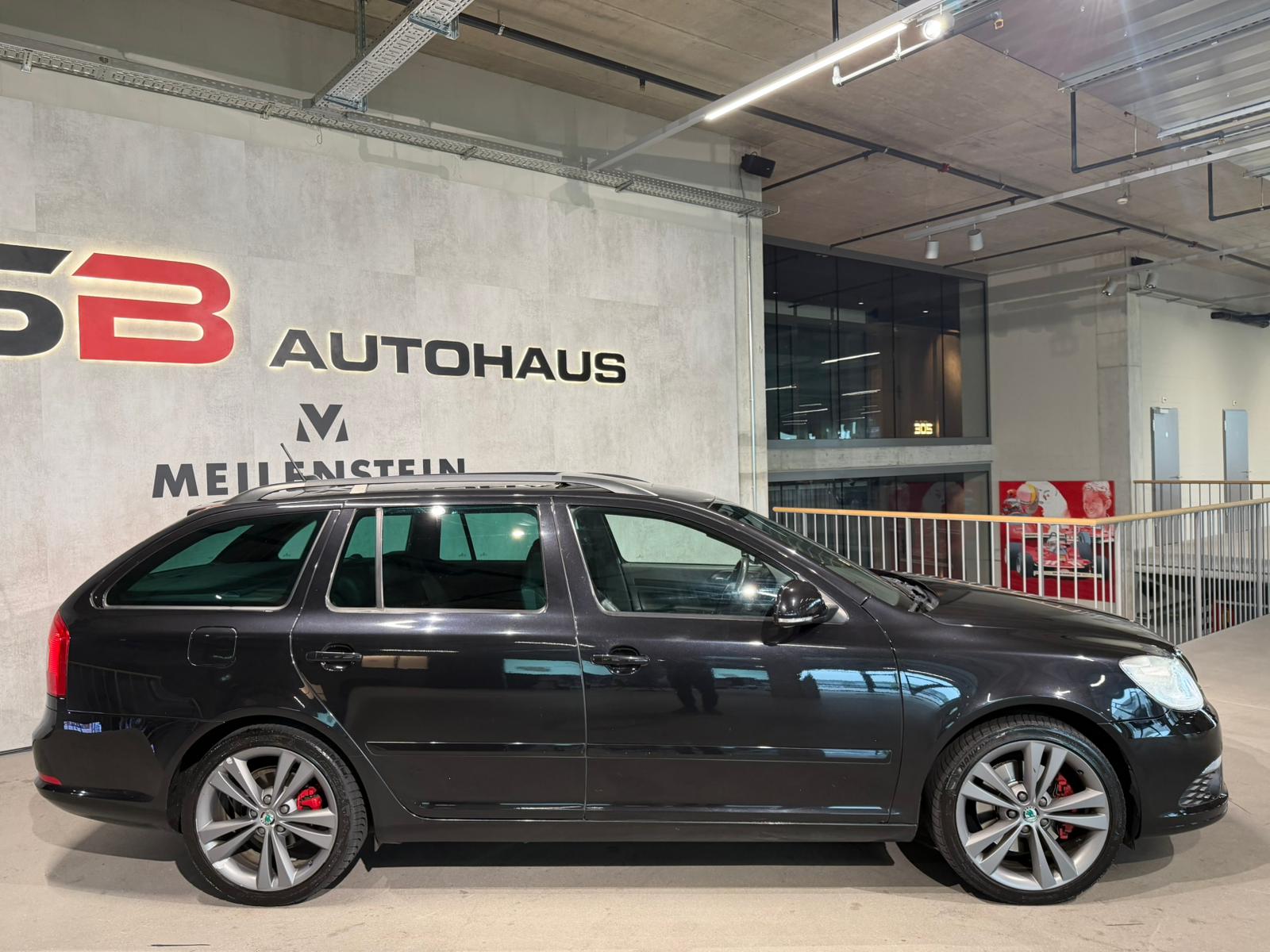 SKODA Octavia Combi 2.0 TSI RS DSG-image-9