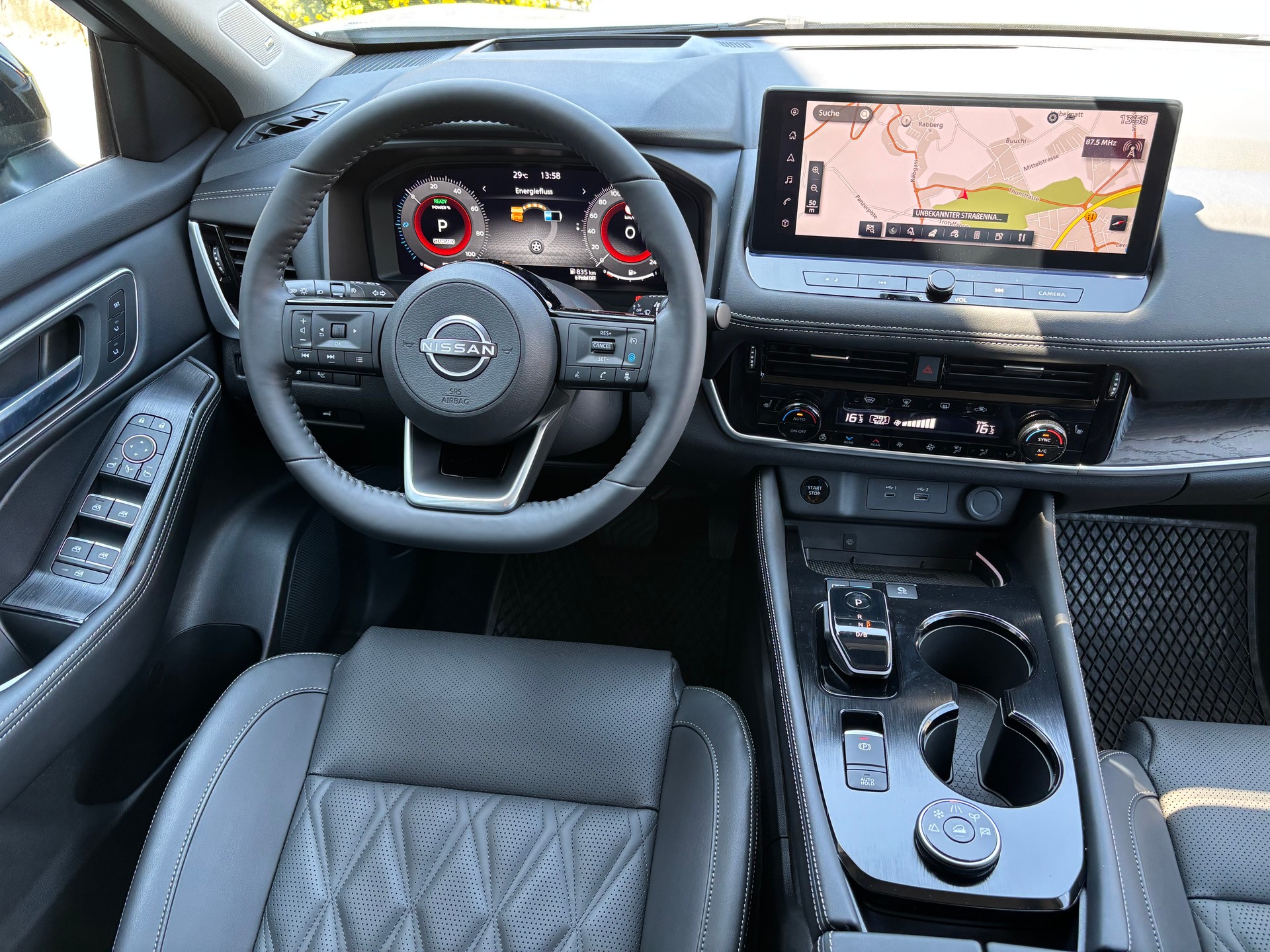 NISSAN X-Trail 1.5 VC e-Power 4WD Tekna+-image-9