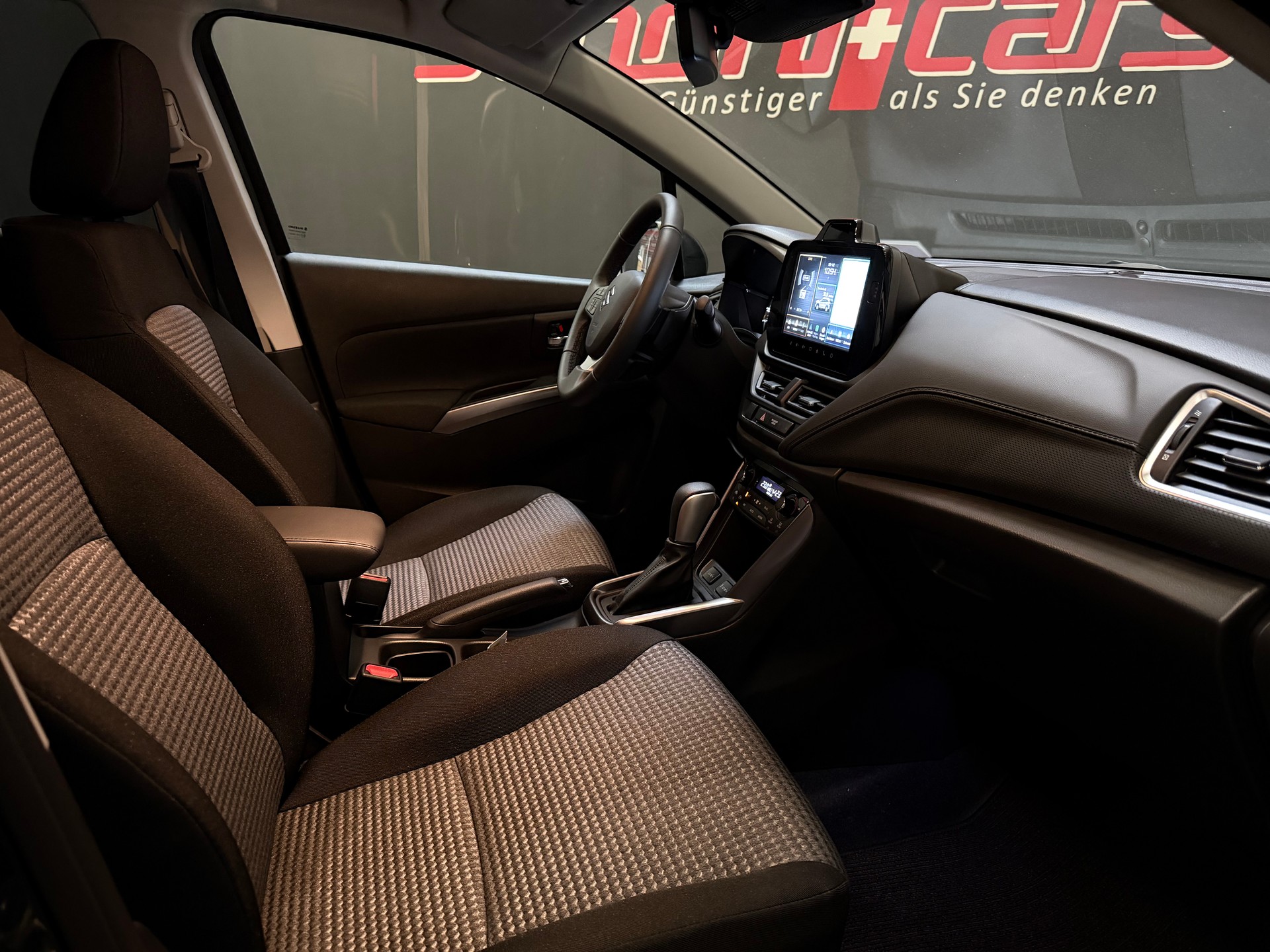 SUZUKI S-Cross 1.4 16V Compact+ MHD Automatic-image-19