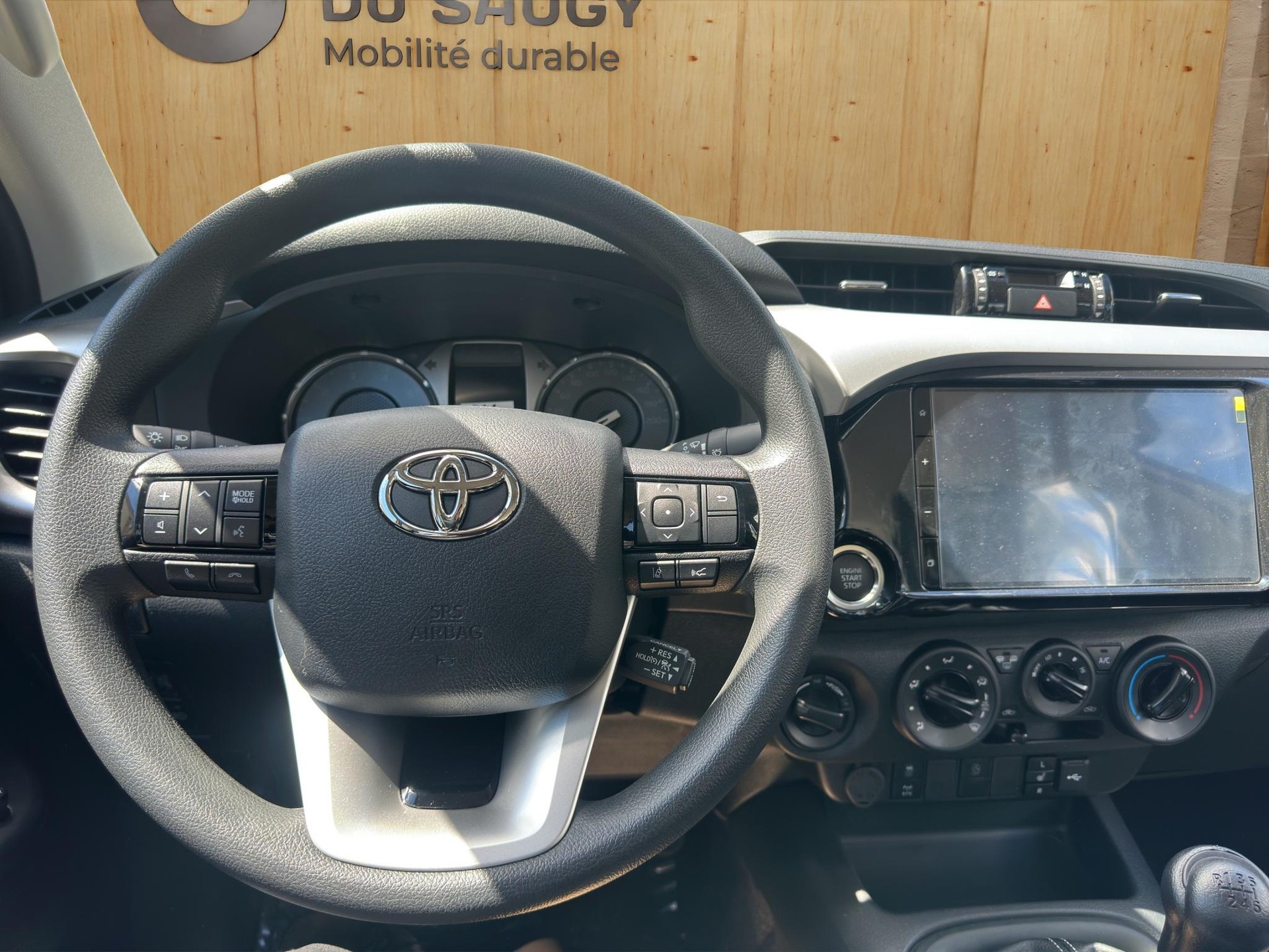 TOYOTA Hilux Double Cab.-Pick-up 2.8 D-4D 204 Comfort-image-9