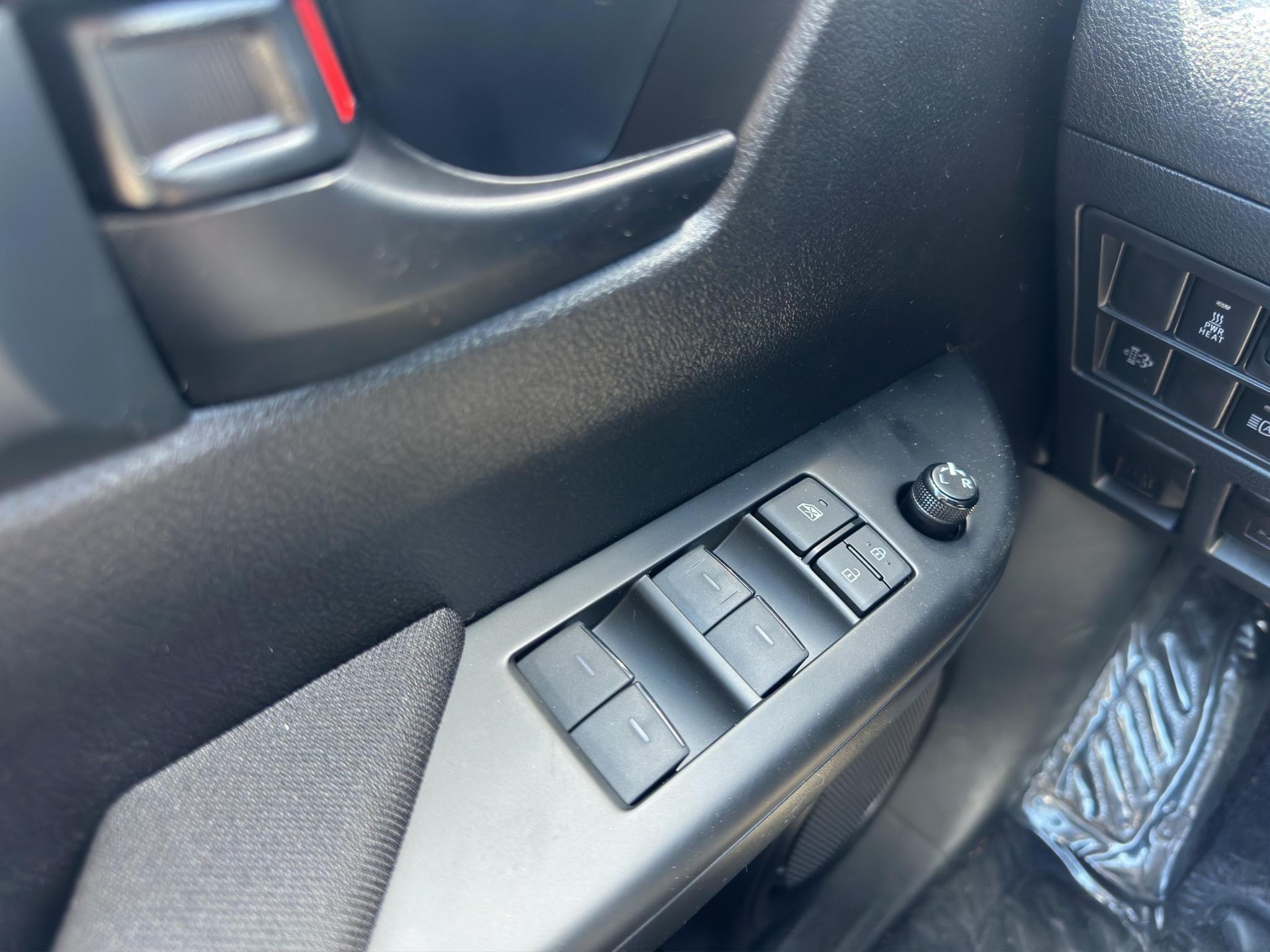 TOYOTA Hilux Double Cab.-Pick-up 2.8 D-4D 204 Comfort-image-12