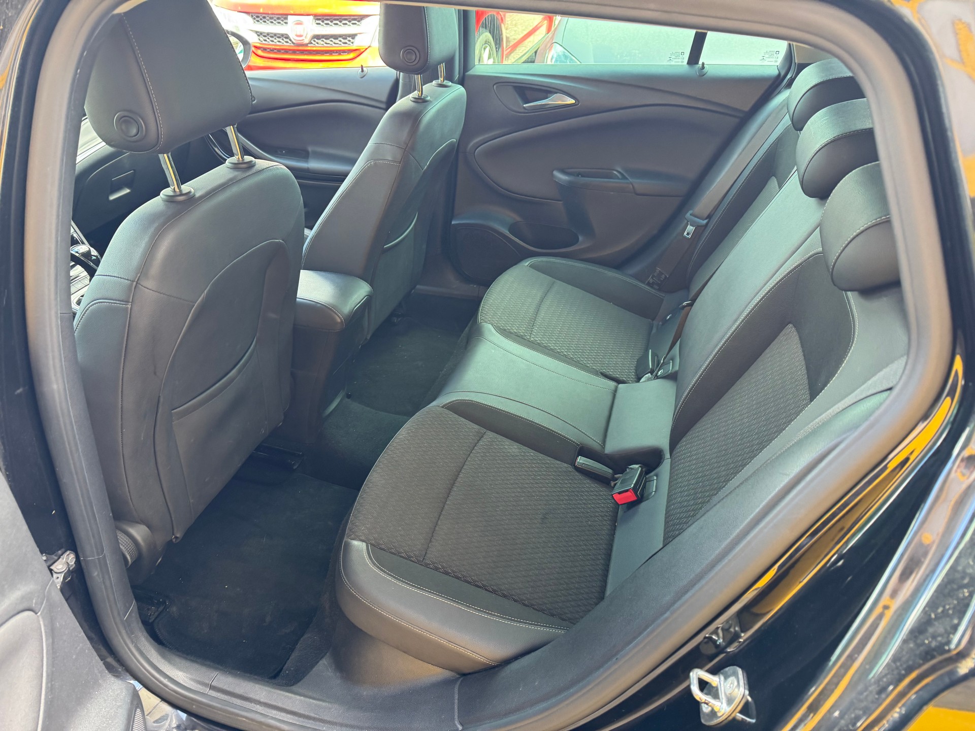 OPEL Astra Sports Tourer 1.4i Turbo Excellence-image-11