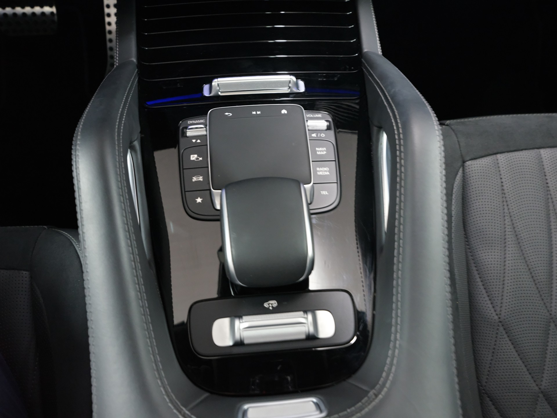 MERCEDES-BENZ GLE Coupé 63 S AMG 4Matic+ Speedshift *Burmester* *Carbon Packet* *Werksgarantie*-image-25