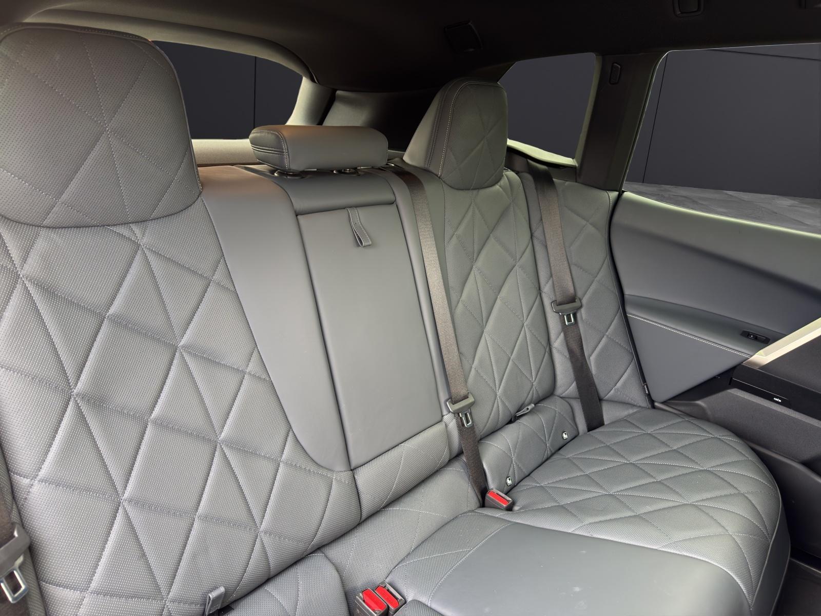 BMW iX xDrive40-image-11