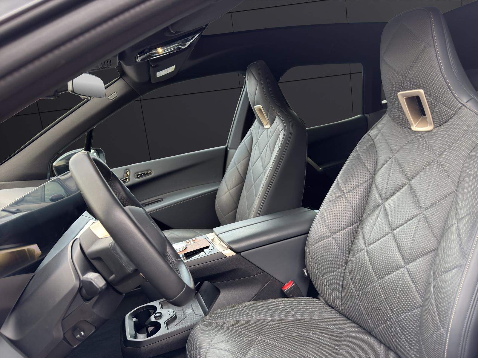 BMW iX xDrive40-image-10